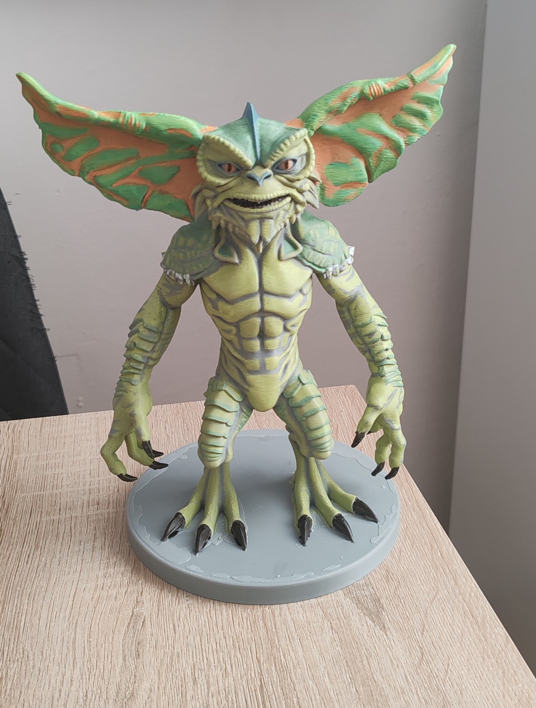 Gremlin pictat Brutal de realist -  - Artynos.ro
