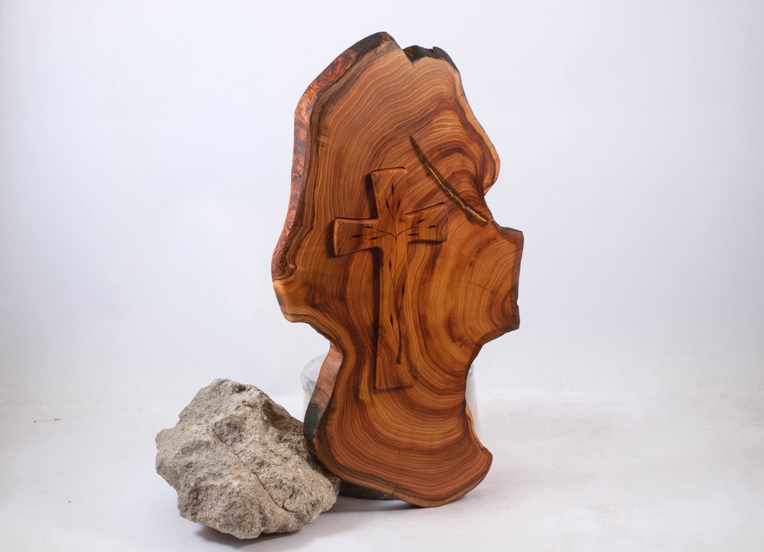 Cruce modelată, decorațiuni de perete cu cruce din lemn - - Artynos.ro Cruce modelată, decorațiuni de perete cu cruce din lemn - - Artynos.ro
