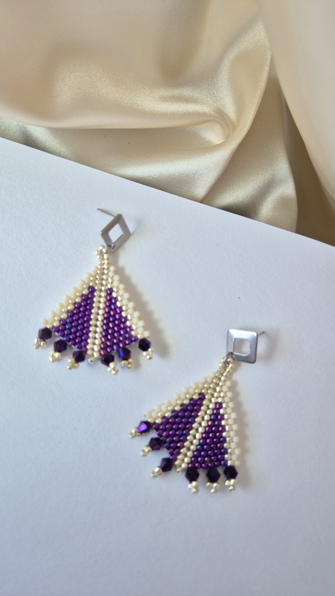 Cercei Purple Arrow  - bijuterii - cercei - cercei din mărgele - Artynos.ro