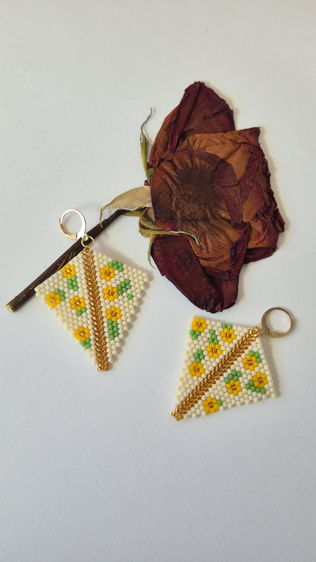 Cercei Blossom Arrow  - bijuterii - cercei - cercei din mărgele - Artynos.ro
