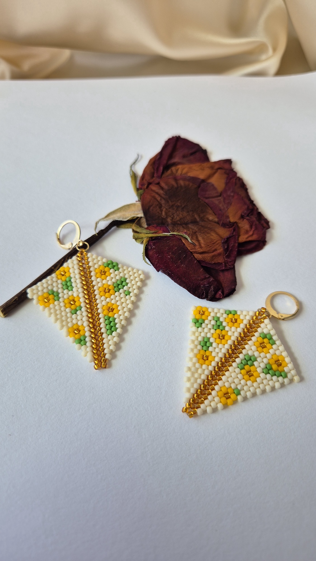 Cercei Blossom Arrow  - bijuterii - cercei - cercei din mărgele - Artynos.ro