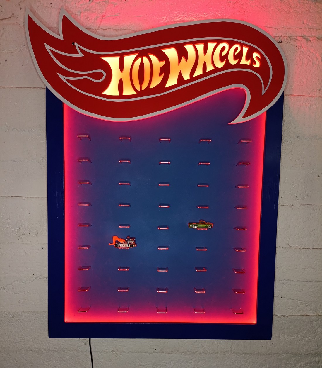 Hot Wheels masini de stocare de perete cu iluminat condus -  - Artynos.ro