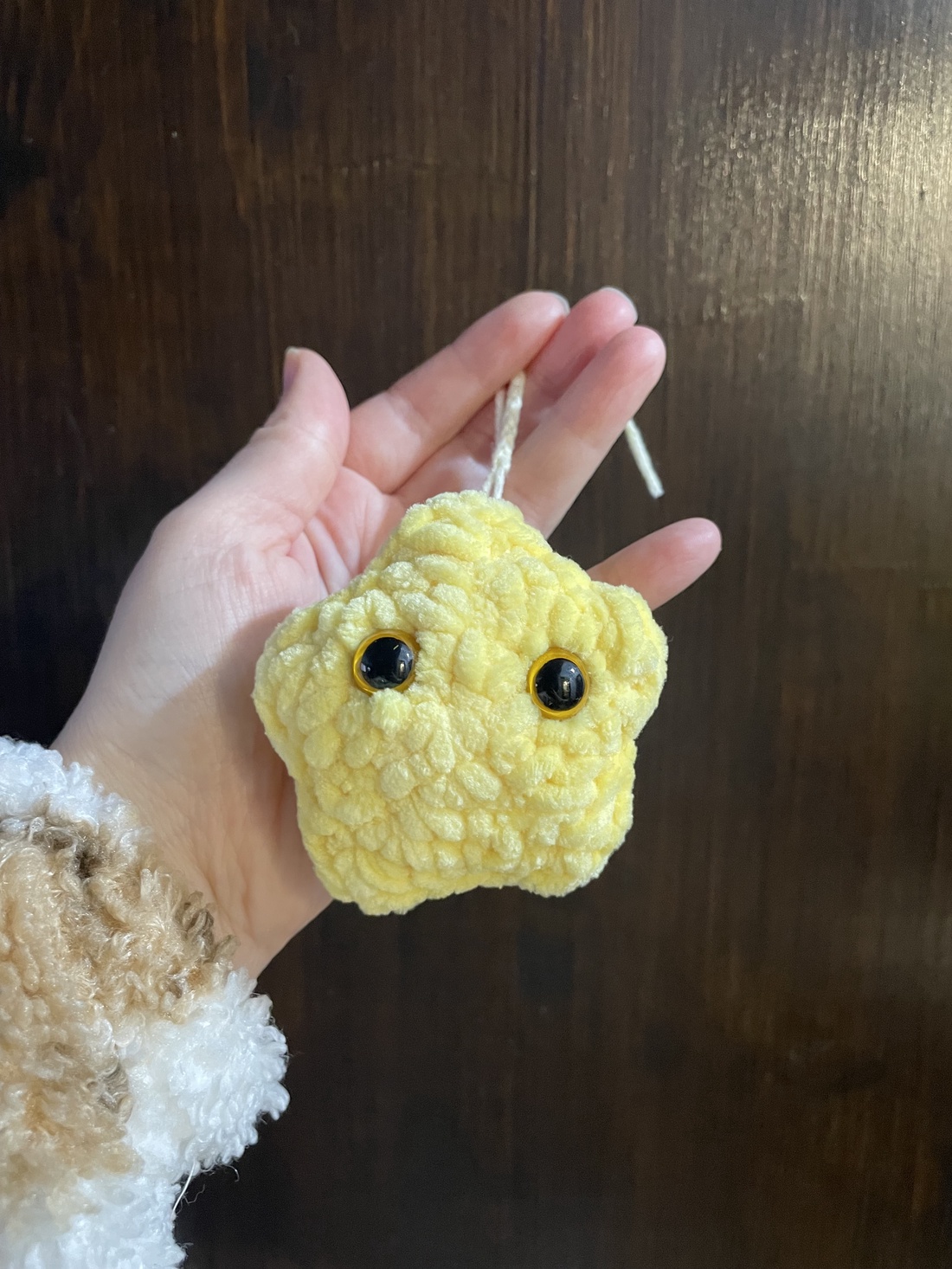 Steluță croșetată  - jucării și echipamente pentru copii - plușuri - figurine de pluș - Artynos.ro