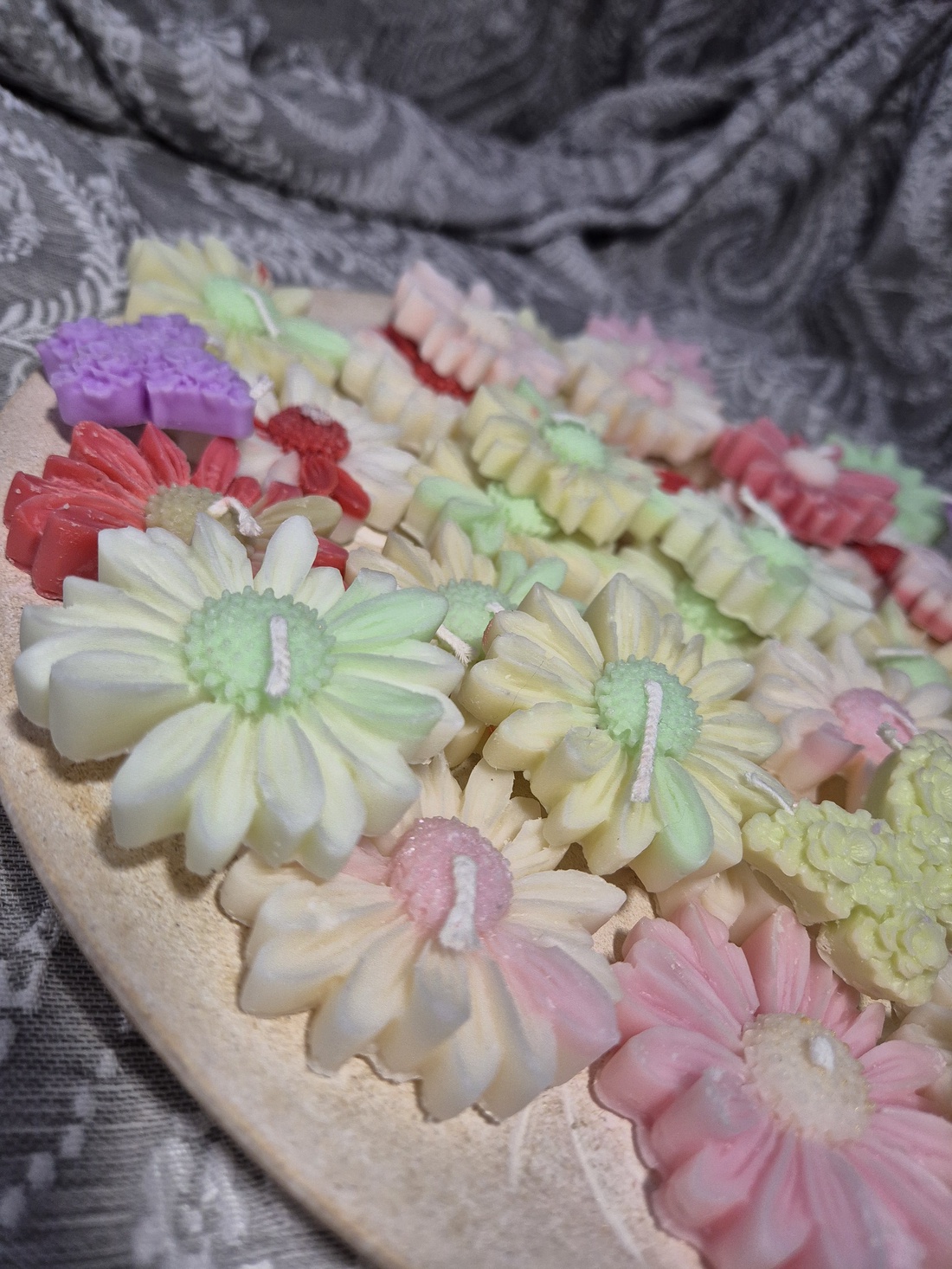 Lumanari tip Margarete parfumate  - accesorii nuntă - amintiri și cadouri de nuntă - favoruri de nuntă - Artynos.ro