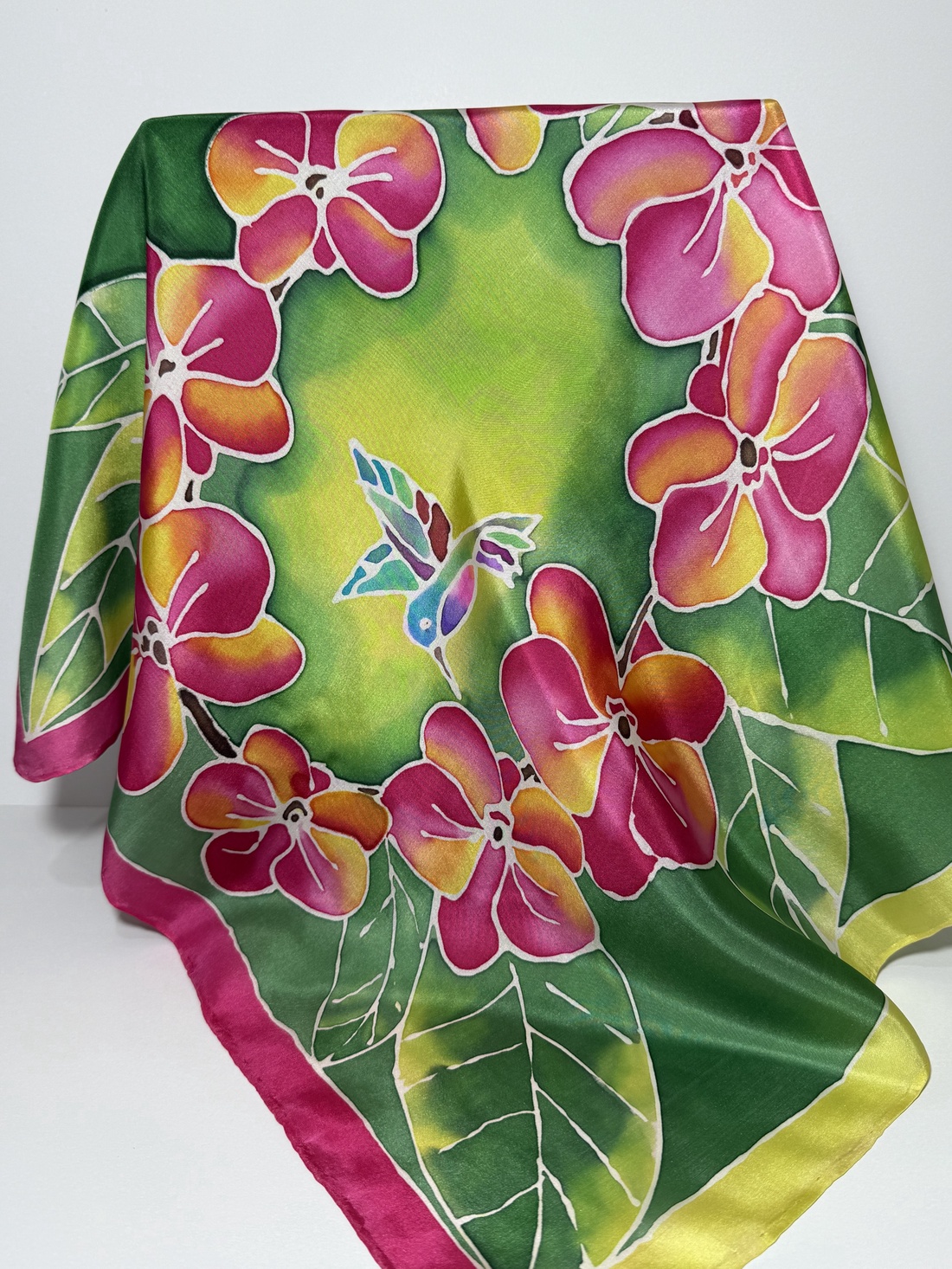 Colibri în cerc floral  eșarfă din mătase pictată manual - îmbrăcăminte și modă - eșarfe, pălării, fularuri - șal, eșarfă de cap - Artynos.ro