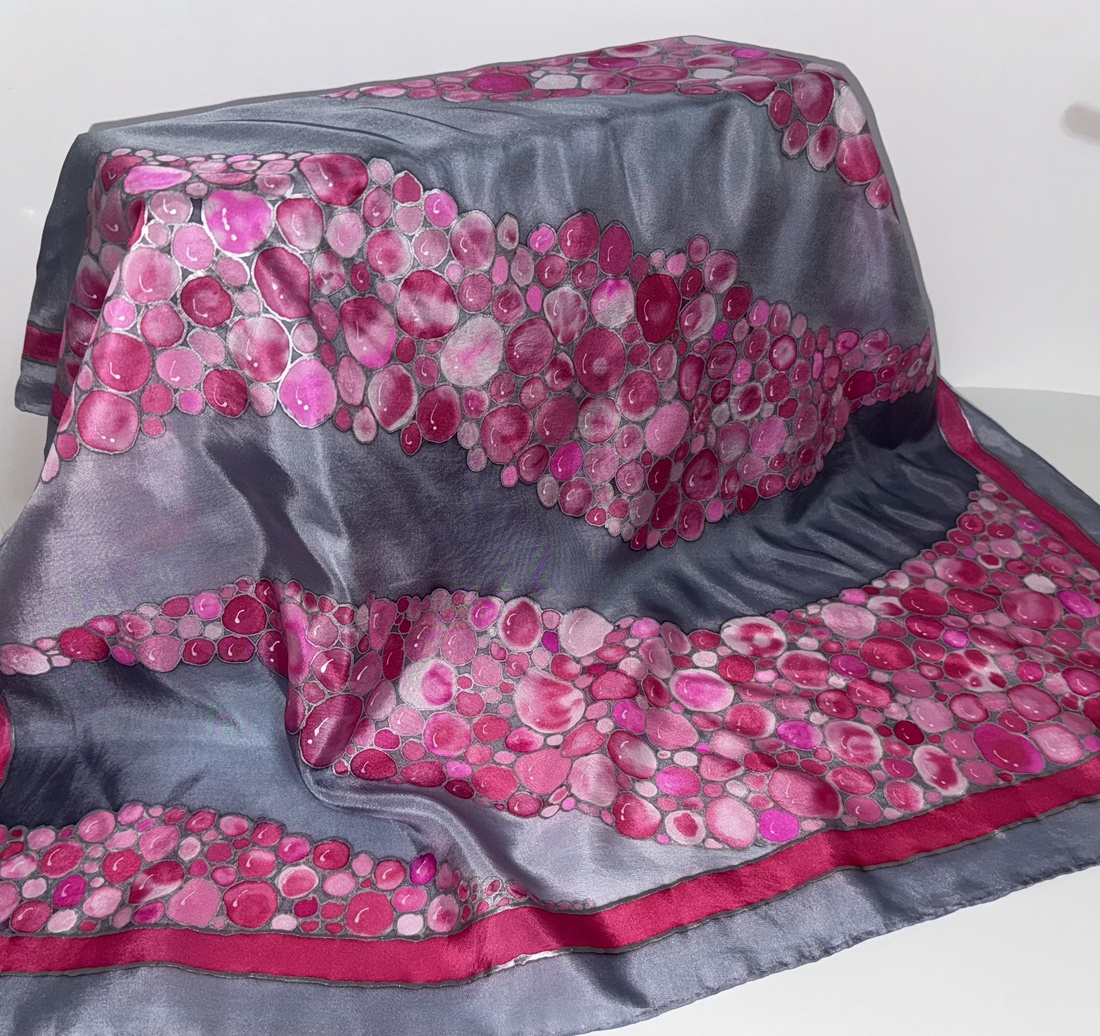 Spumă de zmeură învelită în mătase-eșarfă din mătase pictată manual - îmbrăcăminte și modă - eșarfe, pălării, fularuri - șal, eșarfă de cap - Artynos.ro