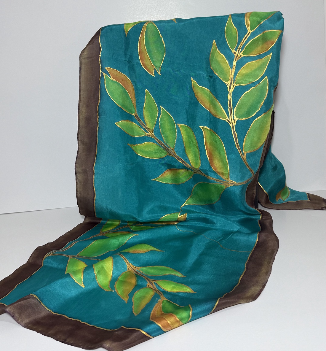 Armonie de Pădure  eșarfă din mătase pictată manual, cu frunze verzi, 35130 cm - îmbrăcăminte și modă - eșarfe, pălării, fularuri - șal, eșarfă de cap - Artynos.ro