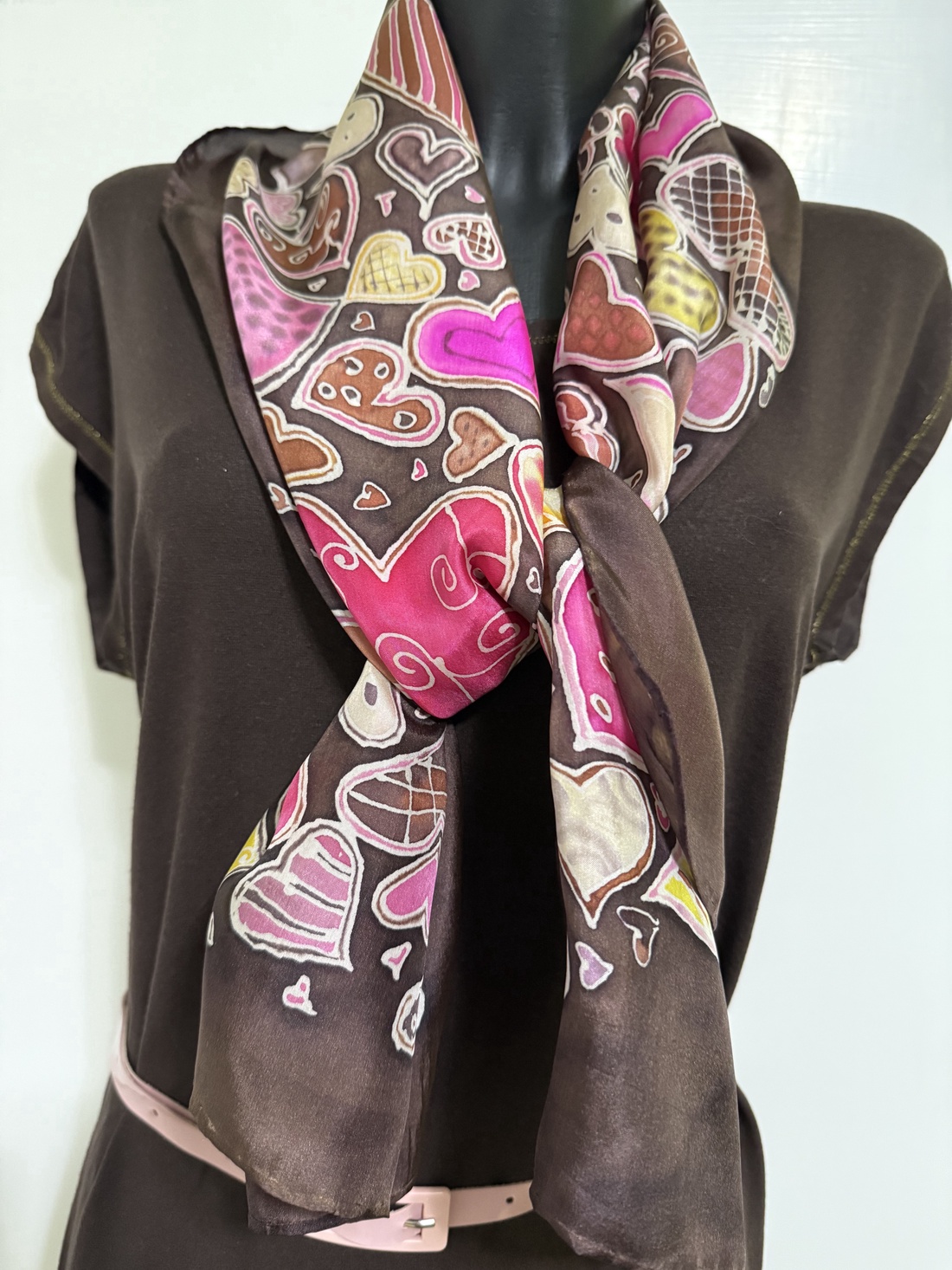 Esarfa din matase naturala  pictata manual - Inimi Dulci - îmbrăcăminte și modă - eșarfe, pălării, fularuri - șal, eșarfă de cap - Artynos.ro