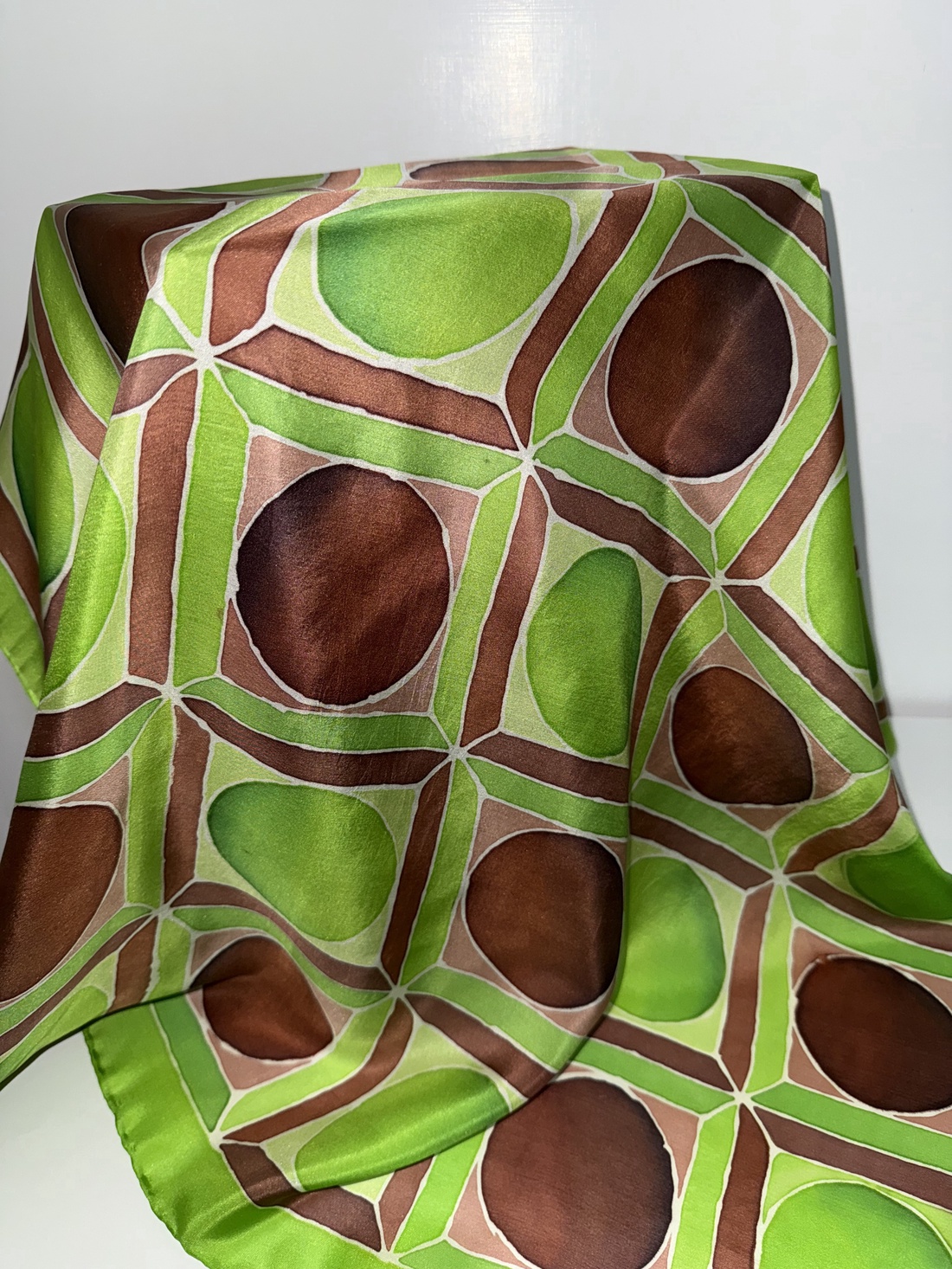 Esarfa patrata din matase naturala 100% pictata manual 74x74 cm - Verde Modern - îmbrăcăminte și modă - eșarfe, pălării, fularuri - șal, eșarfă de cap - Artynos.ro