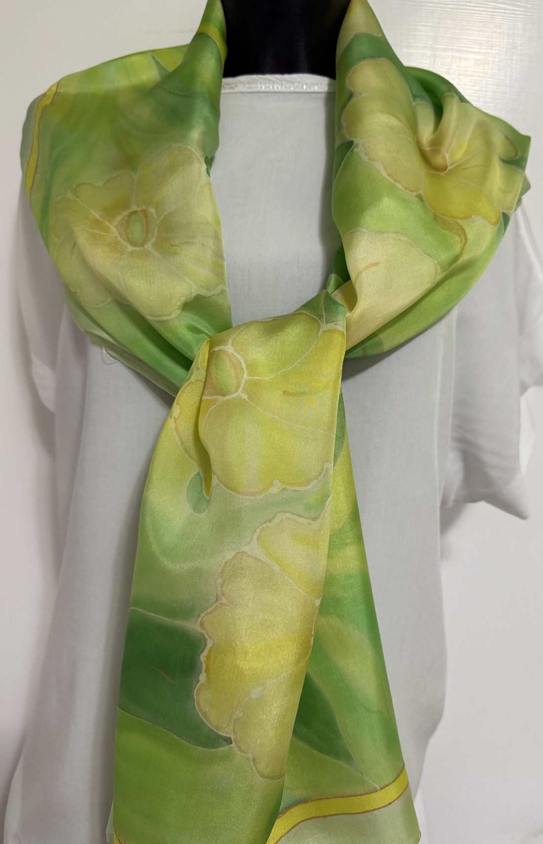 Esarfa din matase naturala pictata manual � tonuri elegante verde si auriu � 45x180 cm - îmbrăcăminte și modă - eșarfe, pălării, fularuri - șal, eșarfă de cap - Artynos.ro