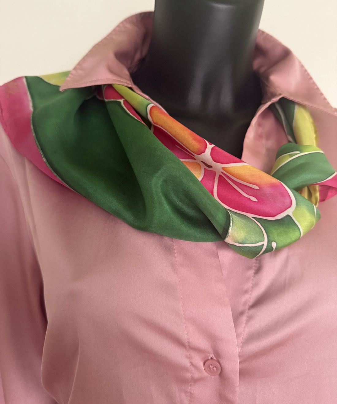 Colibri în cerc floral � eșarfă din mătase pictată manual - îmbrăcăminte și modă - eșarfe, pălării, fularuri - șal, eșarfă de cap - Artynos.ro