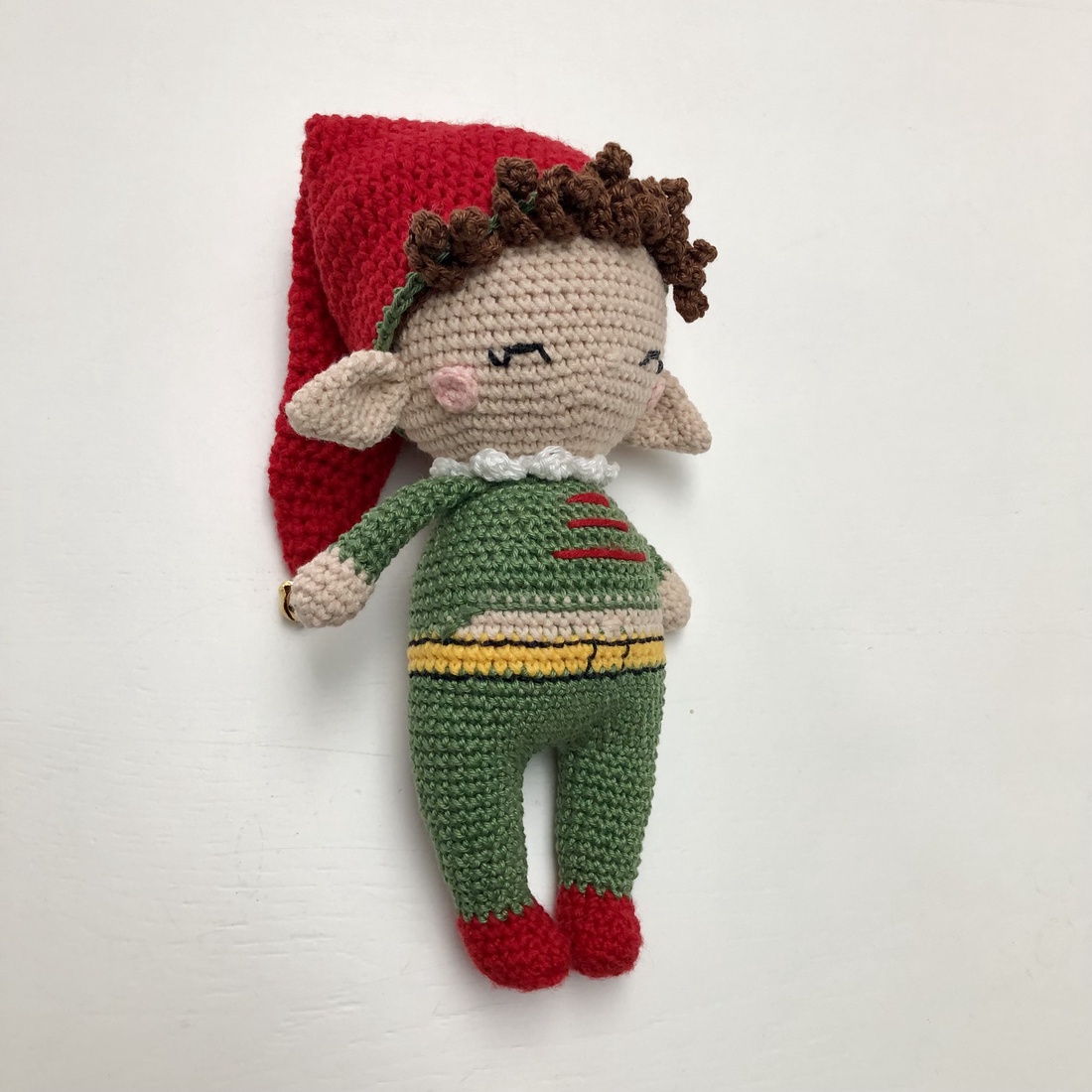 Elf de Crăciun - amigurumi - accesorii de crăciun - decorațiuni de crăciun de casă - spiriduși de crăciun, figurine - Artynos.ro Elf de Crăciun - amigurumi - accesorii de crăciun - decorațiuni de crăciun de casă - spiriduși de crăciun, figurine - Artynos.ro