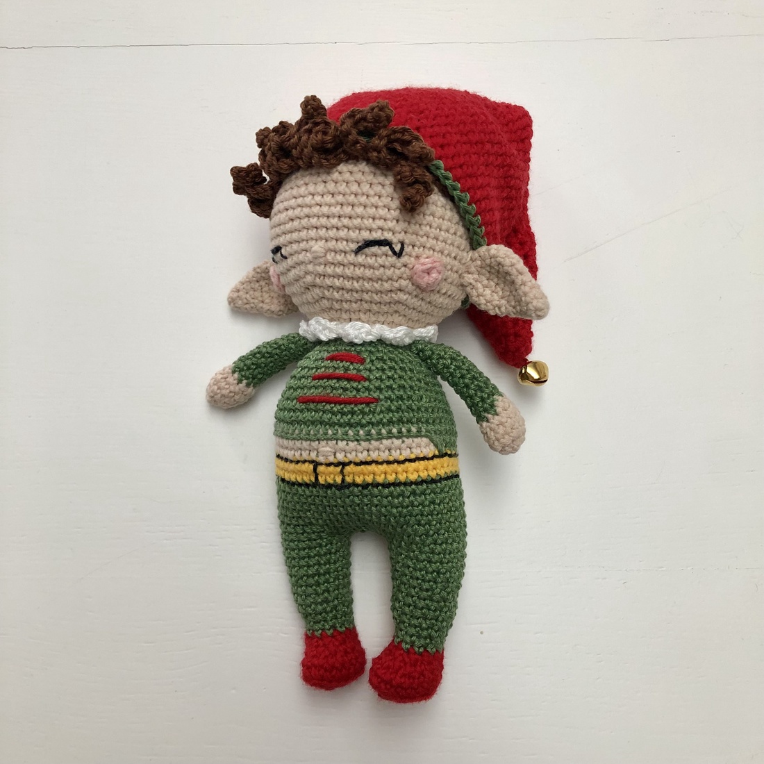Elf de Crăciun - amigurumi - accesorii de crăciun - decorațiuni de crăciun de casă - spiriduși de crăciun, figurine - Artynos.ro Elf de Crăciun - amigurumi - accesorii de crăciun - decorațiuni de crăciun de casă - spiriduși de crăciun, figurine - Artynos.ro