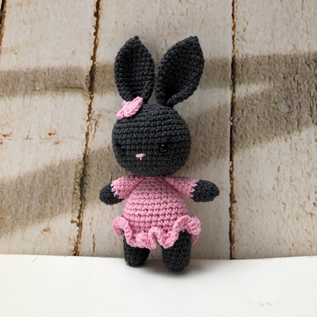 Fetiță iepurașă - amigurumi - accessorii și unelte - accesorii decorative - figurine - Artynos.ro Fetiță iepurașă - amigurumi - accessorii și unelte - accesorii decorative - figurine - Artynos.ro