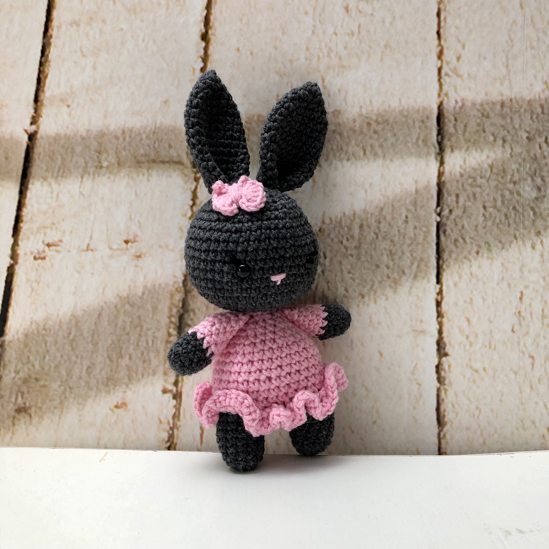 Fetiță iepurașă - amigurumi - accessorii și unelte - accesorii decorative - figurine - Artynos.ro Fetiță iepurașă - amigurumi - accessorii și unelte - accesorii decorative - figurine - Artynos.ro