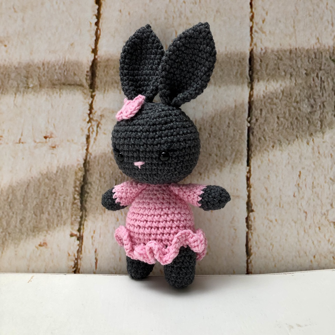 Fetiță iepurașă - amigurumi - accessorii și unelte - accesorii decorative - figurine - Artynos.ro Fetiță iepurașă - amigurumi - accessorii și unelte - accesorii decorative - figurine - Artynos.ro