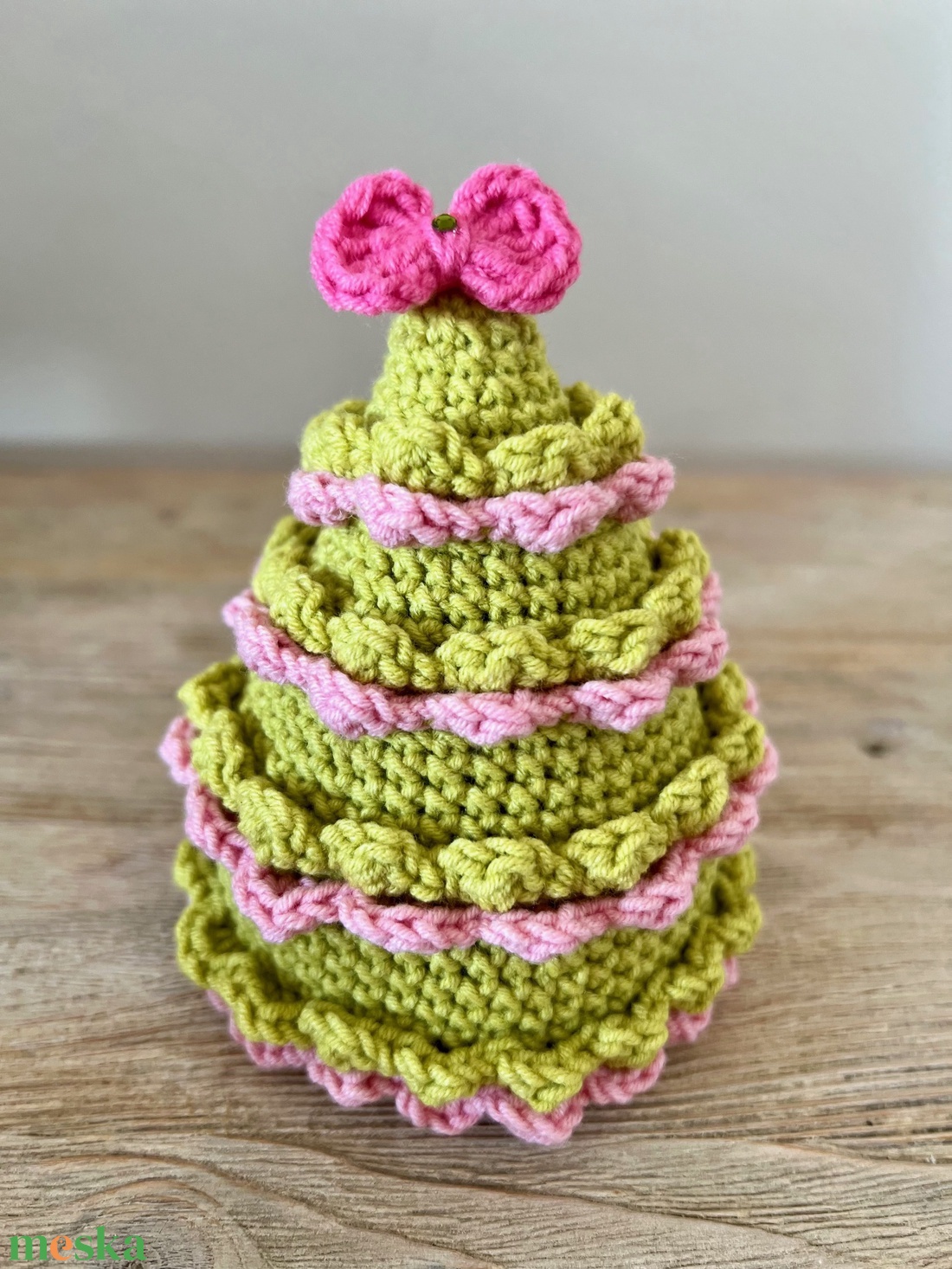 Brad de Crăciun croșetat - amigurumi - accesorii de crăciun - decorațiuni de crăciun de casă - spiriduși de crăciun, figurine - Artynos.ro Brad de Crăciun croșetat - amigurumi - accesorii de crăciun - decorațiuni de crăciun de casă - spiriduși de crăciun, figurine - Artynos.ro