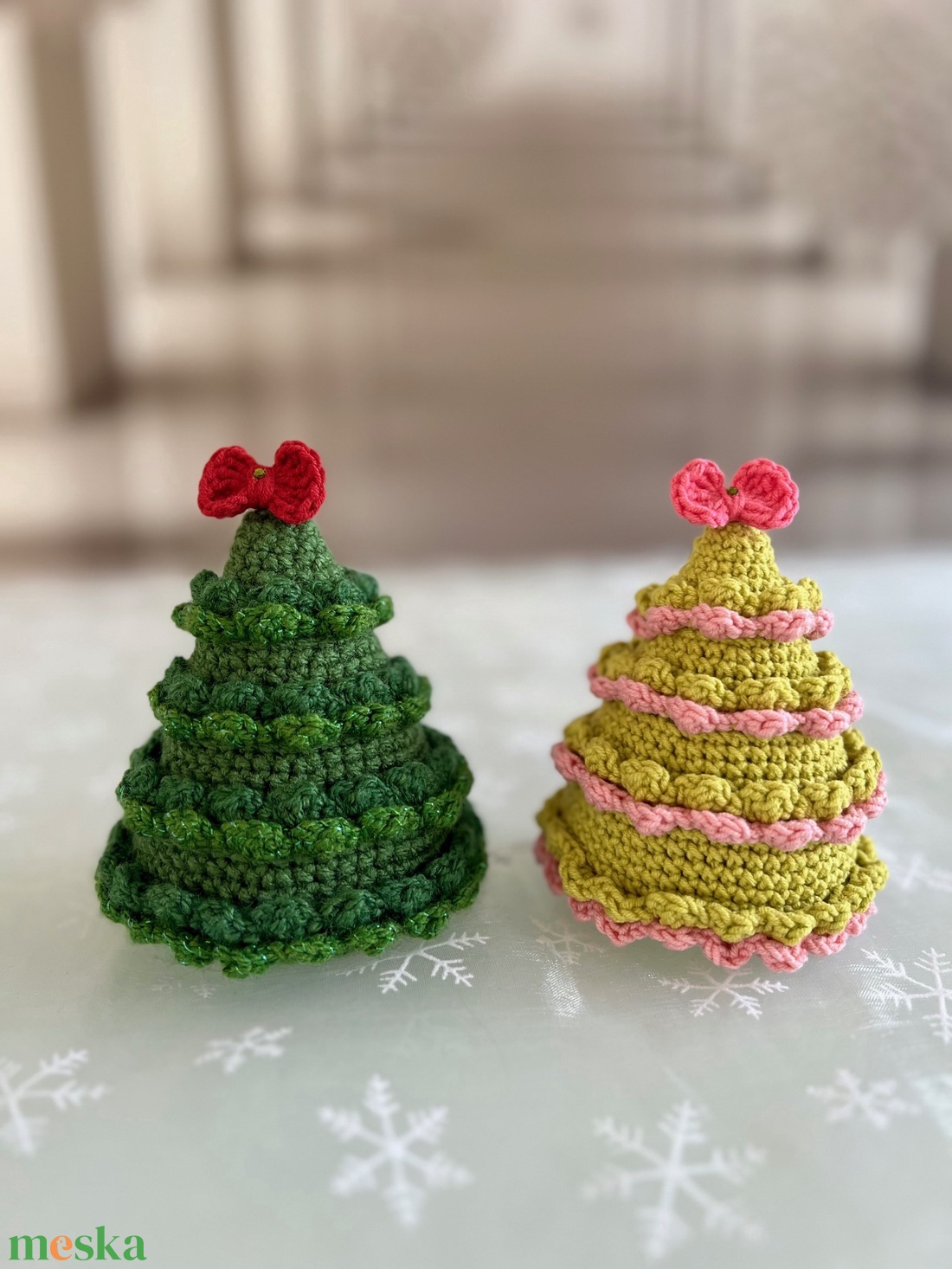 Brad de Crăciun croșetat - amigurumi - accesorii de crăciun - decorațiuni de crăciun de casă - spiriduși de crăciun, figurine - Artynos.ro Brad de Crăciun croșetat - amigurumi - accesorii de crăciun - decorațiuni de crăciun de casă - spiriduși de crăciun, figurine - Artynos.ro