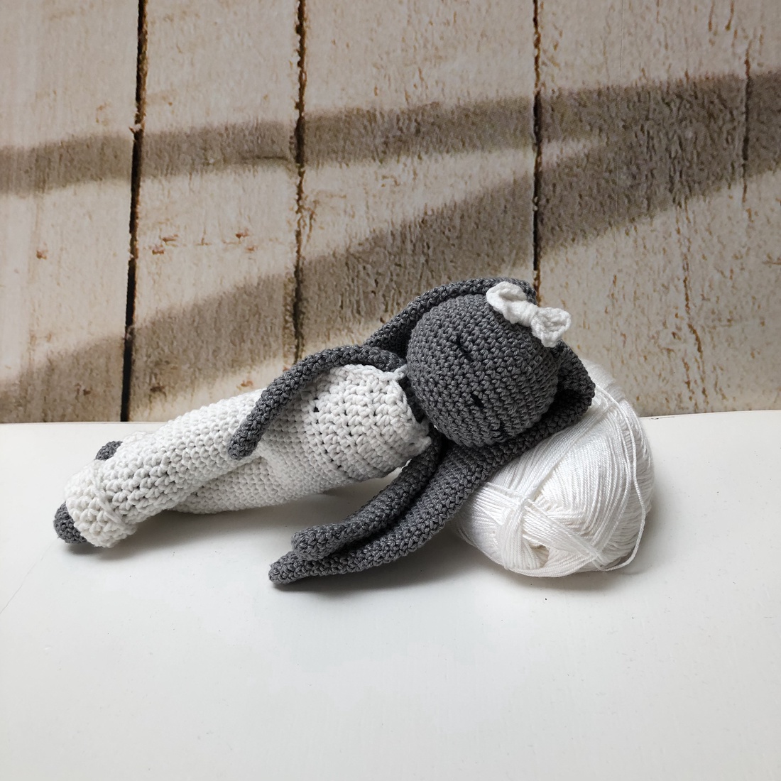 Iepurașă adormită - amigurumi - jucării și echipamente pentru copii - plușuri - păpușă croșetată, păpușă de pluș - Artynos.ro Iepurașă adormită - amigurumi - jucării și echipamente pentru copii - plușuri - păpușă croșetată, păpușă de pluș - Artynos.ro