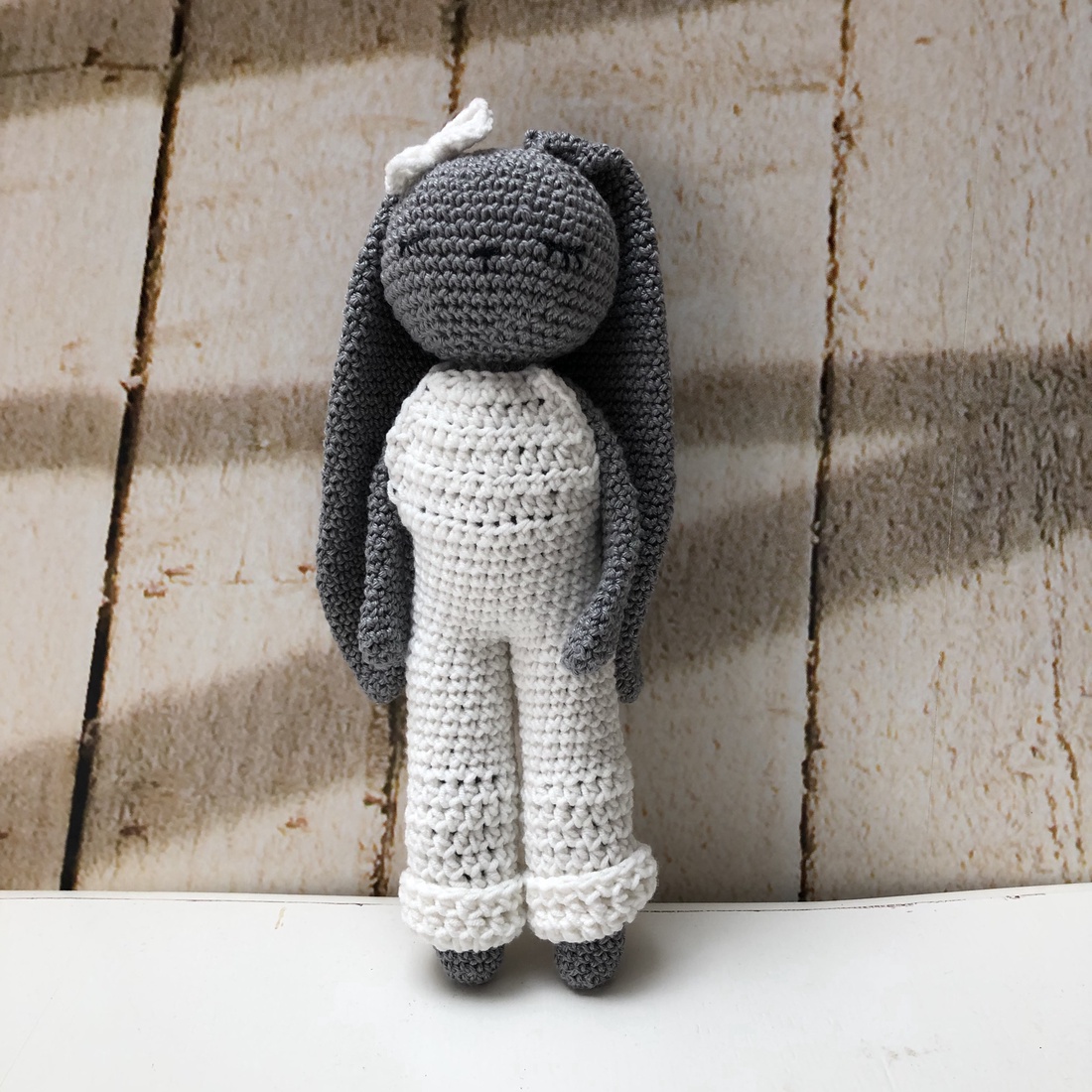 Iepurașă adormită - amigurumi - jucării și echipamente pentru copii - plușuri - păpușă croșetată, păpușă de pluș - Artynos.ro Iepurașă adormită - amigurumi - jucării și echipamente pentru copii - plușuri - păpușă croșetată, păpușă de pluș - Artynos.ro