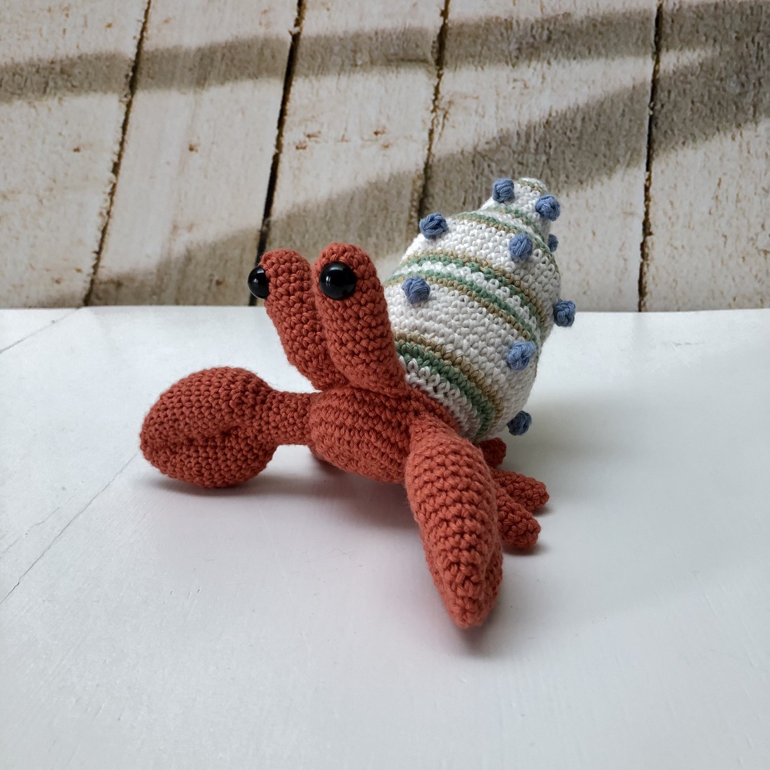 Cub de crab - amigurumi - jucării și echipamente pentru copii - plușuri - păpușă croșetată, păpușă de pluș - Artynos.ro Cub de crab - amigurumi - jucării și echipamente pentru copii - plușuri - păpușă croșetată, păpușă de pluș - Artynos.ro