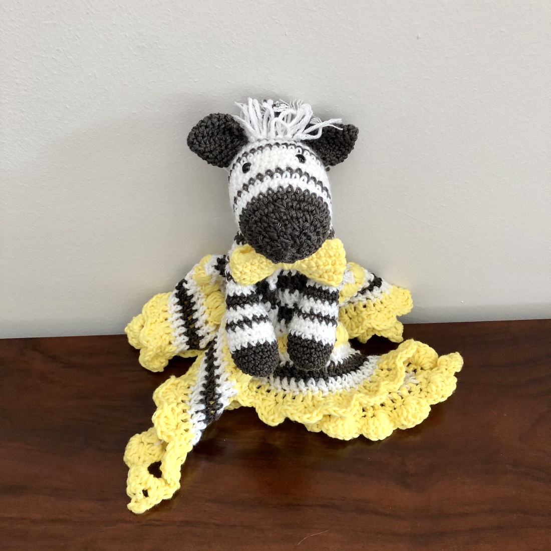 Croșetat pătură pentru pui de somn cu zebră - amigurumi - jucării și echipamente pentru copii - jucării bebeluși - pături bebeluși - Artynos.ro Croșetat pătură pentru pui de somn cu zebră - amigurumi - jucării și echipamente pentru copii - jucării bebeluși - pături bebeluși - Artynos.ro