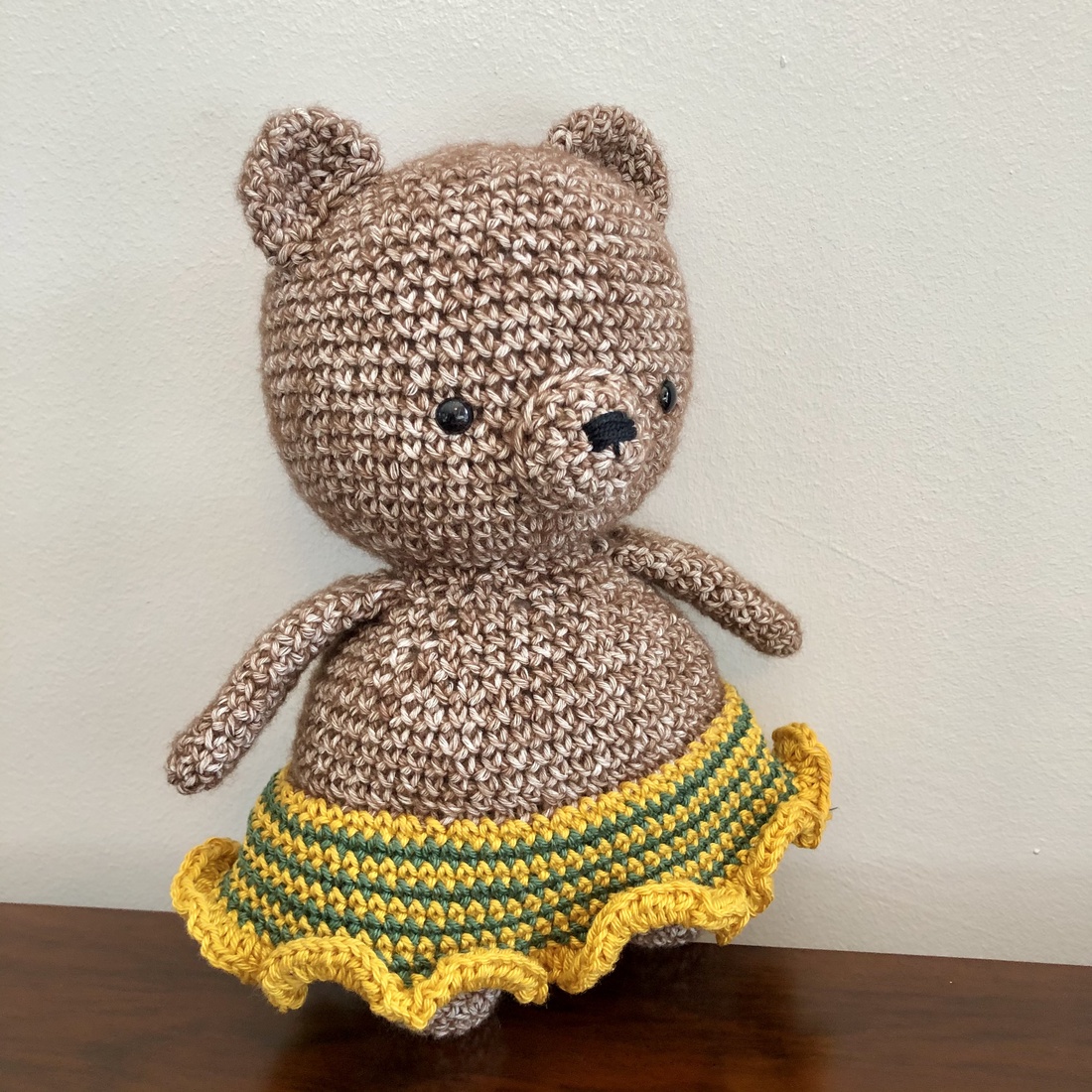 Fetiță ursuleț de pluș croșetată - amigurumi - jucării și echipamente pentru copii - plușuri - păpușă croșetată, păpușă de pluș - Artynos.ro