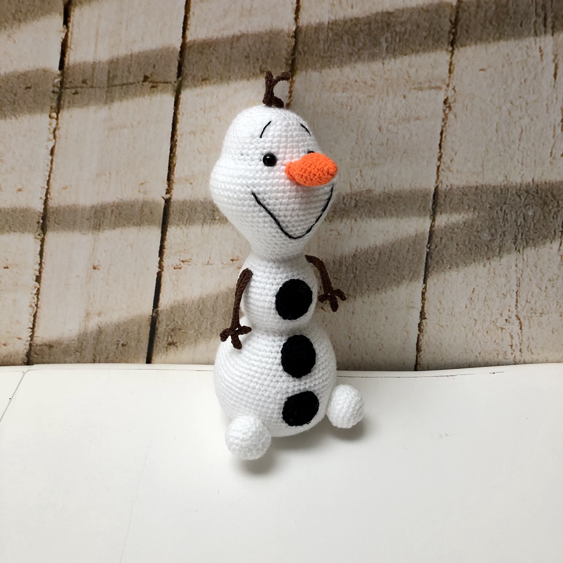 Olaf omul de zăpadă - amigurumi - accesorii de crăciun - decorațiuni de crăciun de casă - spiriduși de crăciun, figurine - Artynos.ro