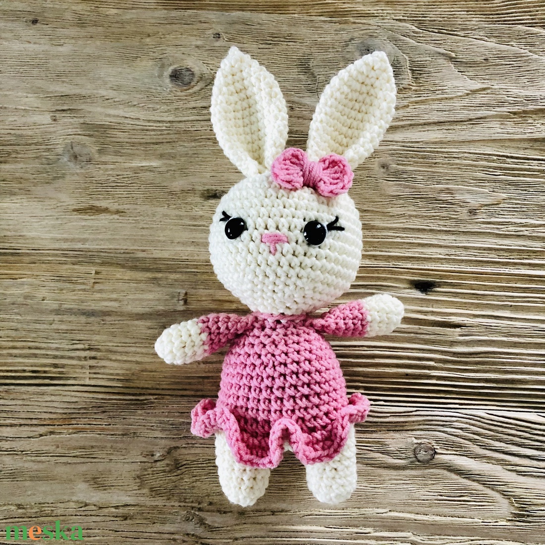 Iepurașă croșetată alb-roz - amigurumi - jucării și echipamente pentru copii - plușuri - păpușă croșetată, păpușă de pluș - Artynos.ro