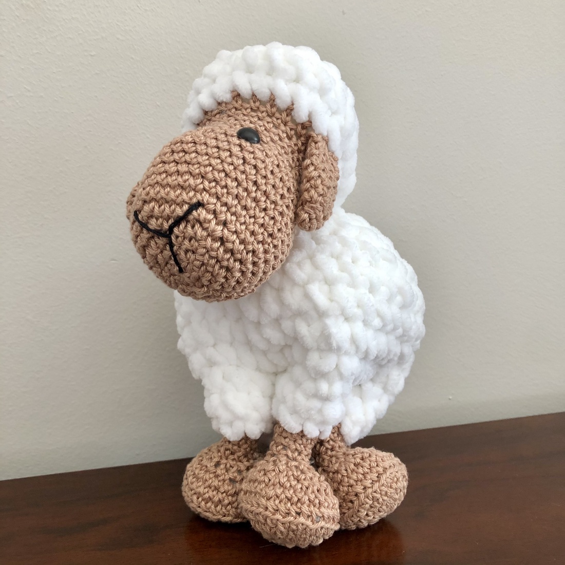 Croșetat bari alb - amigurumi - jucării și echipamente pentru copii - plușuri - păpușă croșetată, păpușă de pluș - Artynos.ro Croșetat bari alb - amigurumi - jucării și echipamente pentru copii - plușuri - păpușă croșetată, păpușă de pluș - Artynos.ro