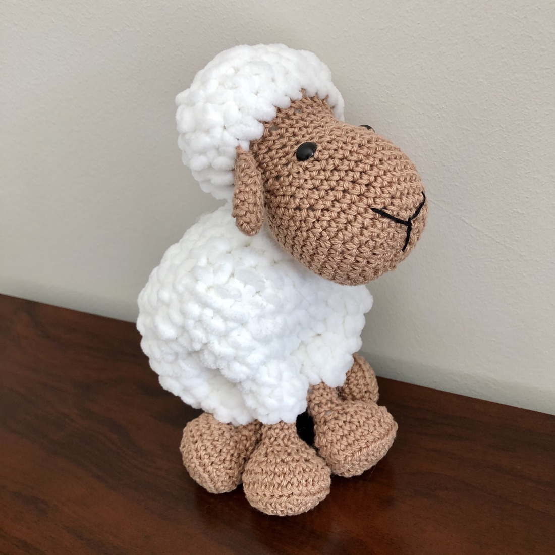 Croșetat bari alb - amigurumi - jucării și echipamente pentru copii - plușuri - păpușă croșetată, păpușă de pluș - Artynos.ro Croșetat bari alb - amigurumi - jucării și echipamente pentru copii - plușuri - păpușă croșetată, păpușă de pluș - Artynos.ro