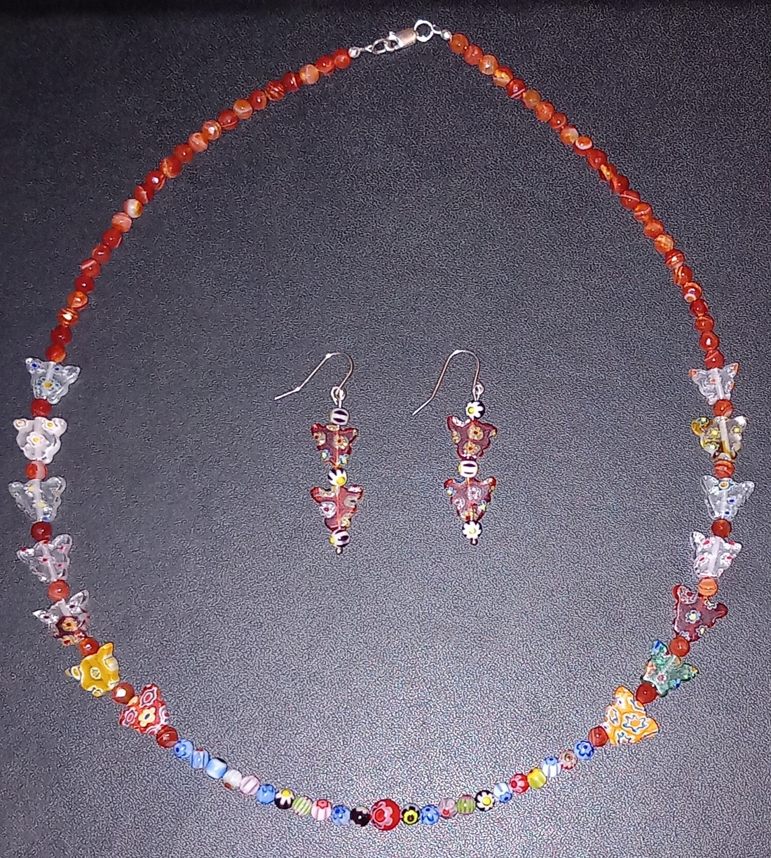 Set handmade cu margele millefiori, murano si argint - bijuterii - seturi de bijuterii - Artynos.ro Set handmade cu margele millefiori, murano si argint - bijuterii - seturi de bijuterii - Artynos.ro