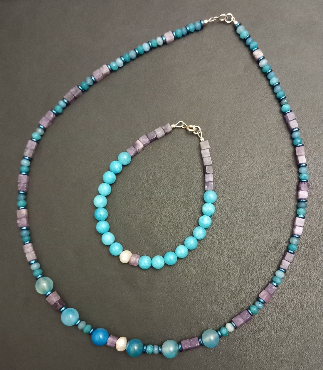 Set handmade cu pietre semipretioase si argint - bijuterii - seturi de bijuterii - Artynos.ro Set handmade cu pietre semipretioase si argint - bijuterii - seturi de bijuterii - Artynos.ro