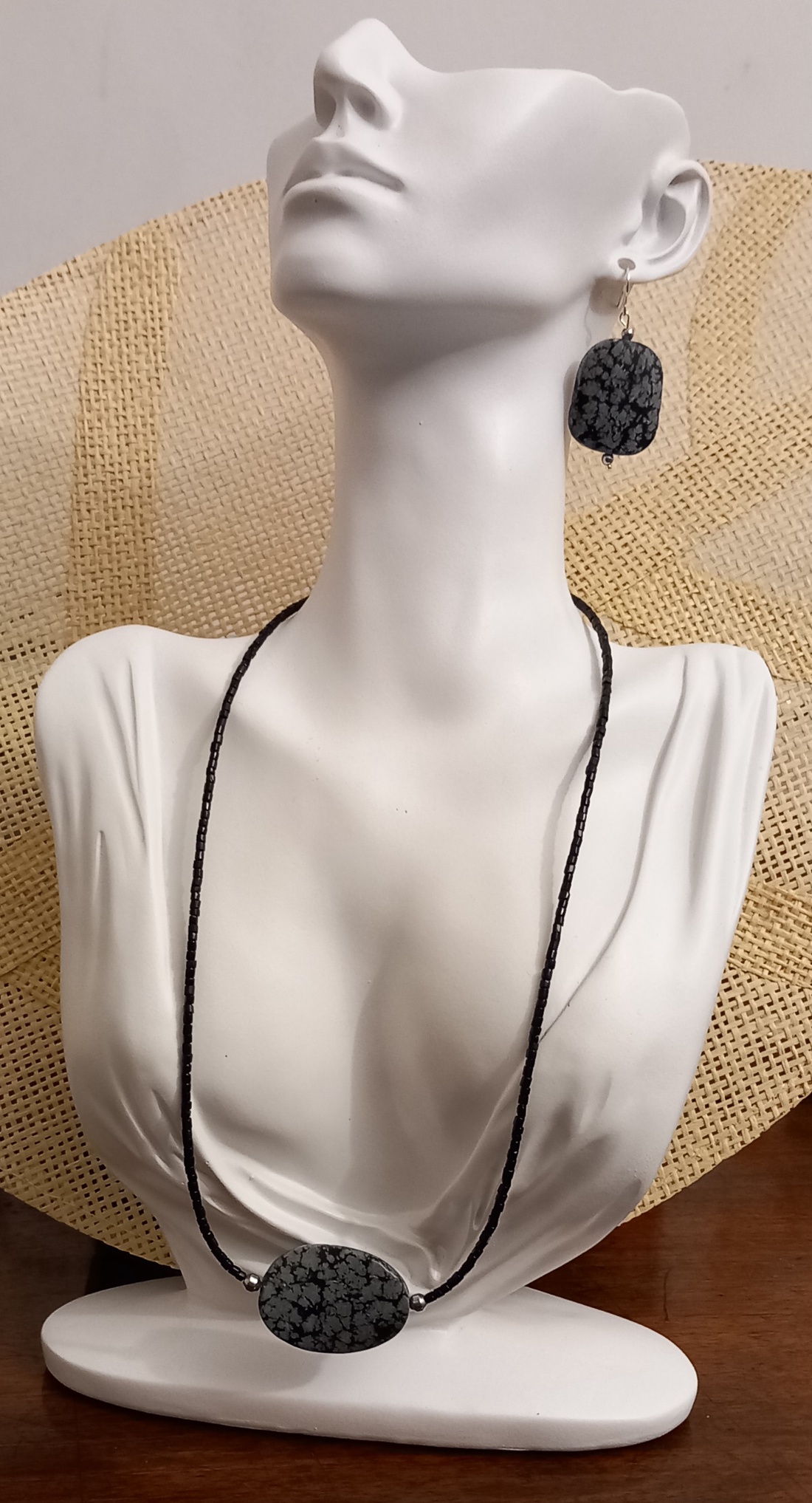 Set handmade cu pietre semipretioase si argint - bijuterii - seturi de bijuterii - Artynos.ro Set handmade cu pietre semipretioase si argint - bijuterii - seturi de bijuterii - Artynos.ro