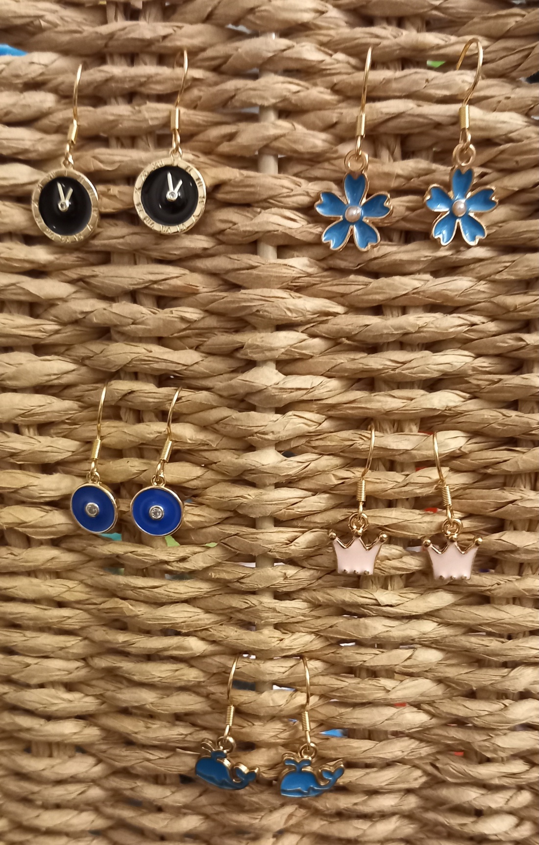 Cercei handmade - bijuterii - cercei - cercei agățați - Artynos.ro Cercei handmade - bijuterii - cercei - cercei agățați - Artynos.ro