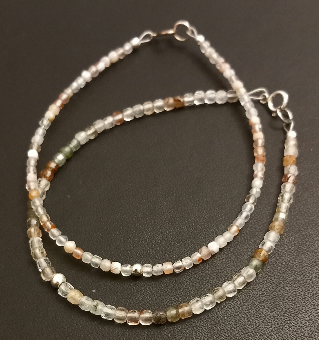 Bratari minimaliste cu pietre semipretioase si argint925 - bijuterii - brățări - brățară cu mărgele - Artynos.ro Bratari minimaliste cu pietre semipretioase si argint925 - bijuterii - brățări - brățară cu mărgele - Artynos.ro