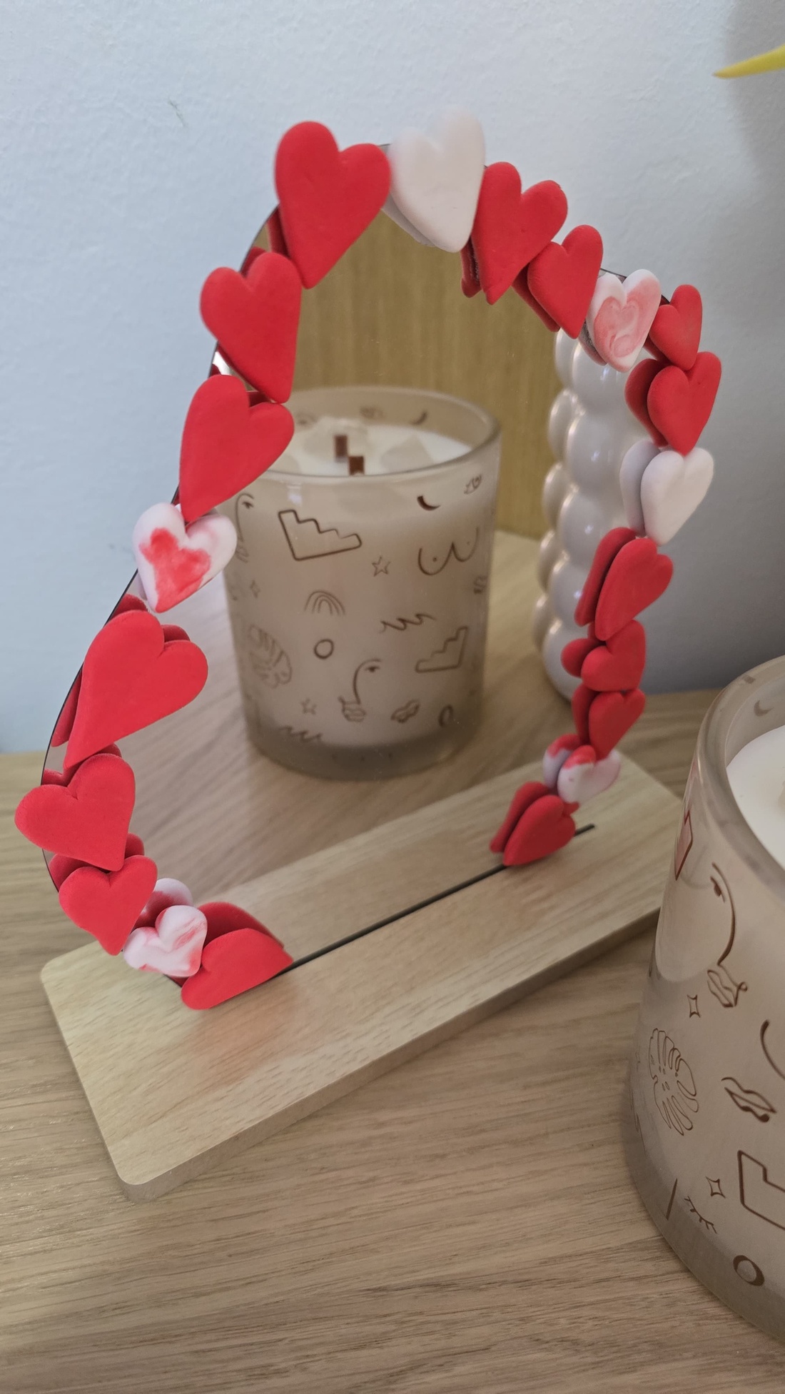 Oglinda handmade bucăți de inimă - - Artynos.ro Oglinda handmade bucăți de inimă - - Artynos.ro