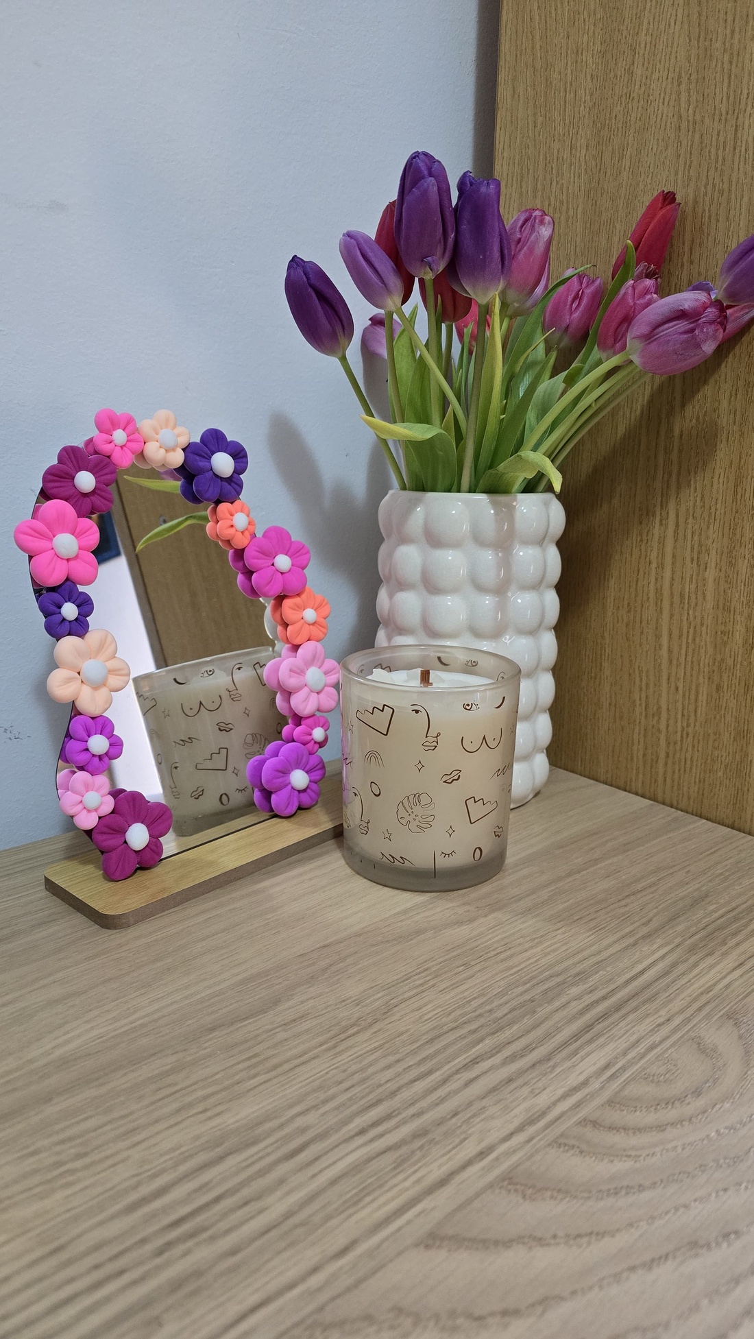 Oglinda handmade Esența primăverii - casă & stil de viață - accesorii pentru decorat casa - oglinzi perete, oglinzi decor - Artynos.ro Oglinda handmade Esența primăverii - casă & stil de viață - accesorii pentru decorat casa - oglinzi perete, oglinzi decor - Artynos.ro