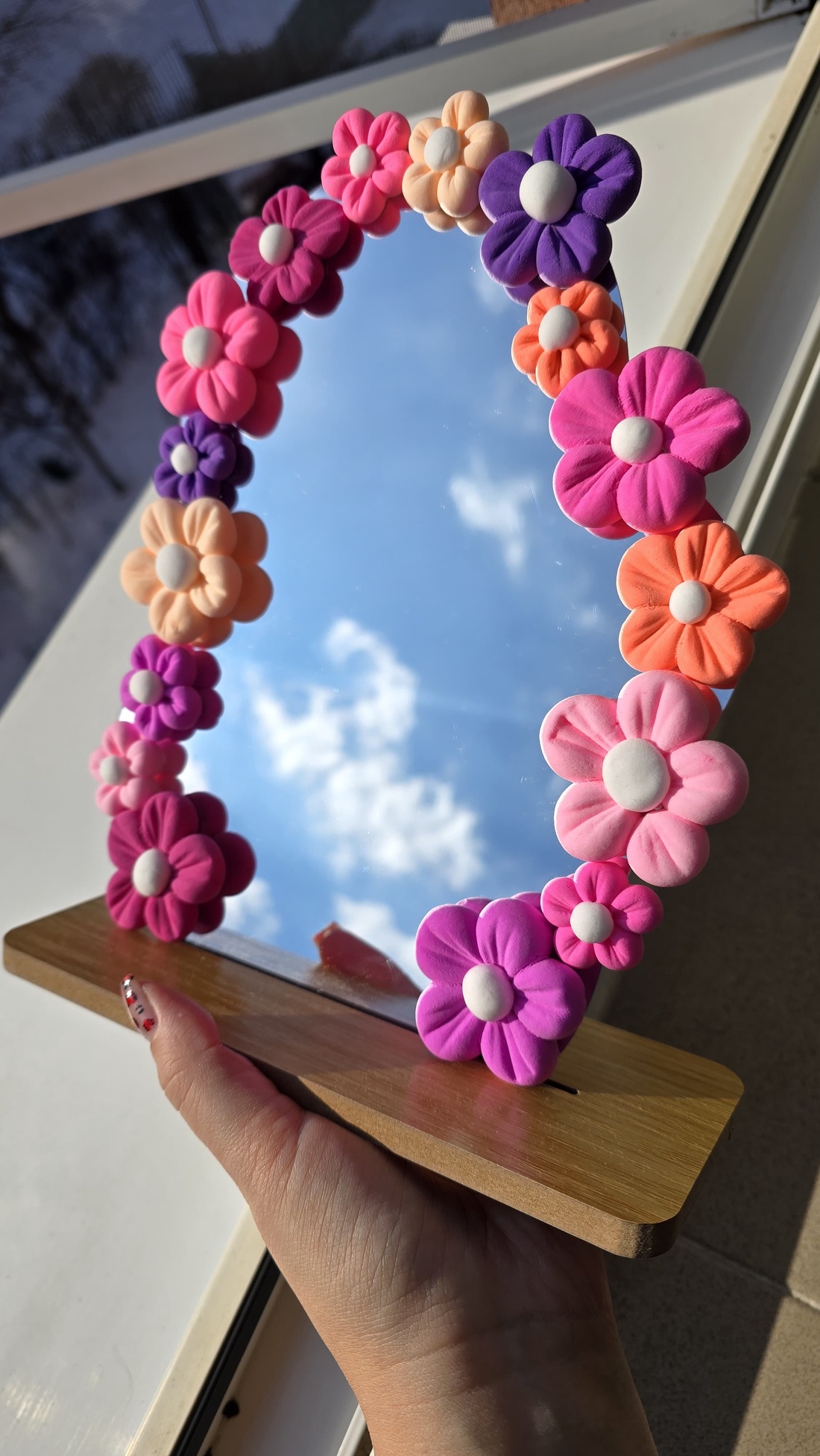 Oglinda handmade Esența primăverii - casă & stil de viață - accesorii pentru decorat casa - oglinzi perete, oglinzi decor - Artynos.ro Oglinda handmade Esența primăverii - casă & stil de viață - accesorii pentru decorat casa - oglinzi perete, oglinzi decor - Artynos.ro