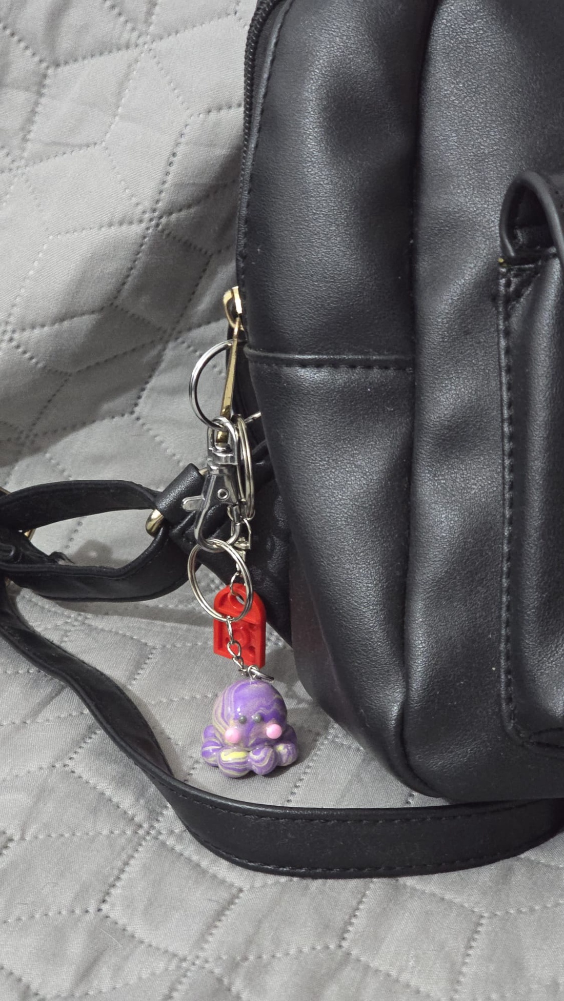 Breloc Octoposh - geantă și husă - accesorii genți - breloc - Artynos.ro Breloc Octoposh - geantă și husă - accesorii genți - breloc - Artynos.ro