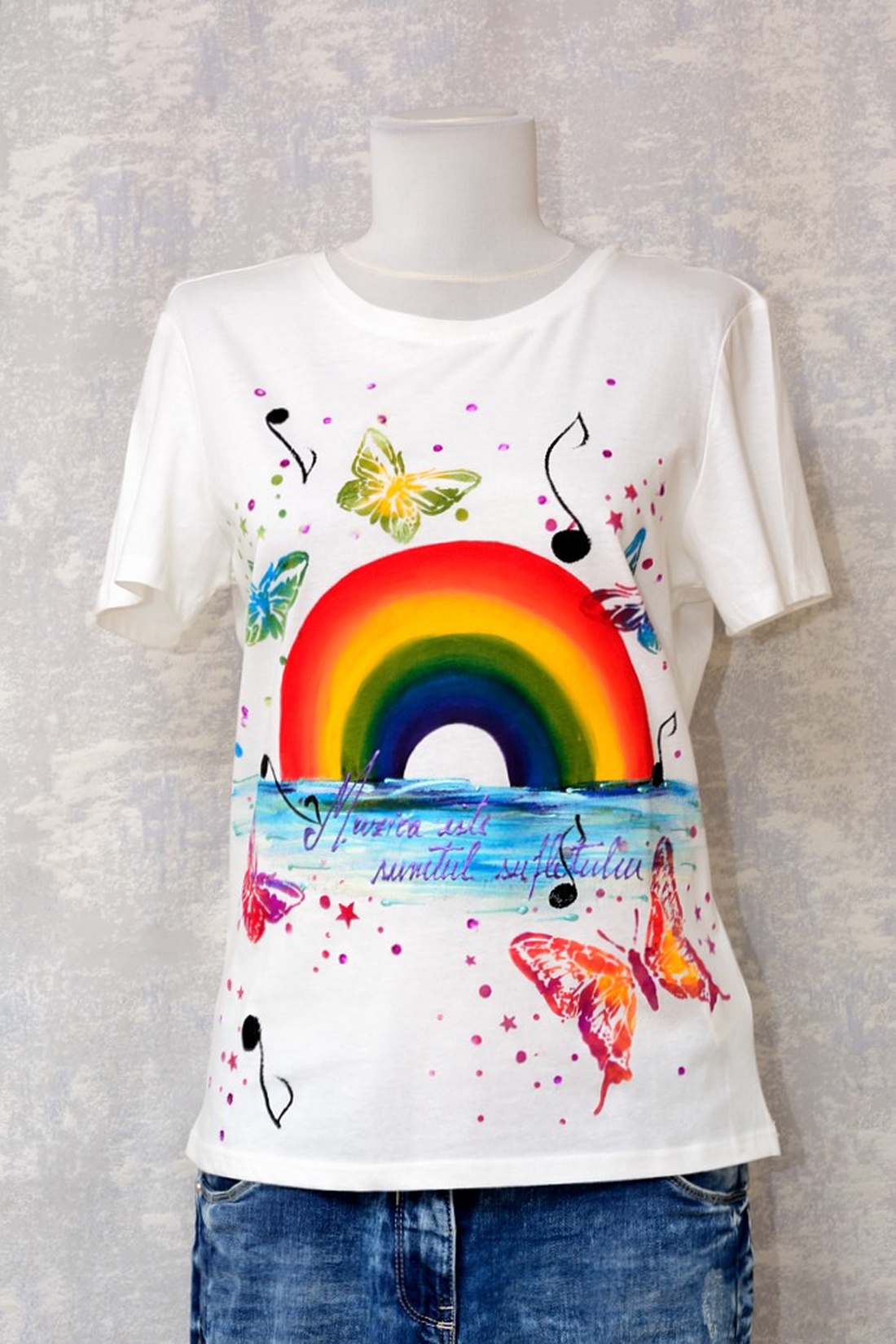 Tricou pictat manual, unicat - îmbrăcăminte și modă - haine damă - tricou și top de damă - Artynos.ro