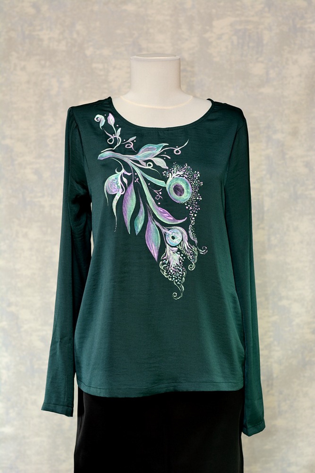Bluza pictata, unicat - îmbrăcăminte și modă - haine damă - bluze damă - Artynos.ro Bluza pictata, unicat - îmbrăcăminte și modă - haine damă - bluze damă - Artynos.ro