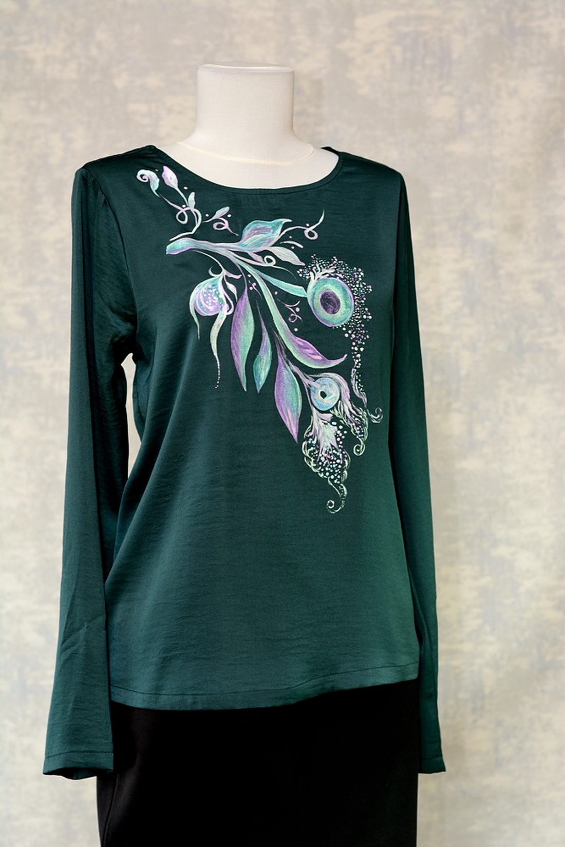 Bluza pictata, unicat - îmbrăcăminte și modă - haine damă - bluze damă - Artynos.ro Bluza pictata, unicat - îmbrăcăminte și modă - haine damă - bluze damă - Artynos.ro