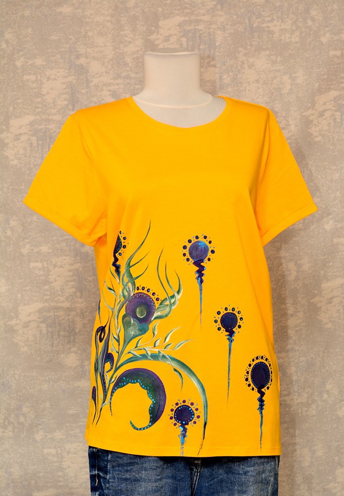 Tricou galben cu pictură florală, unicat - îmbrăcăminte și modă - haine damă - tricou și top de damă - Artynos.ro Tricou galben cu pictură florală, unicat - îmbrăcăminte și modă - haine damă - tricou și top de damă - Artynos.ro