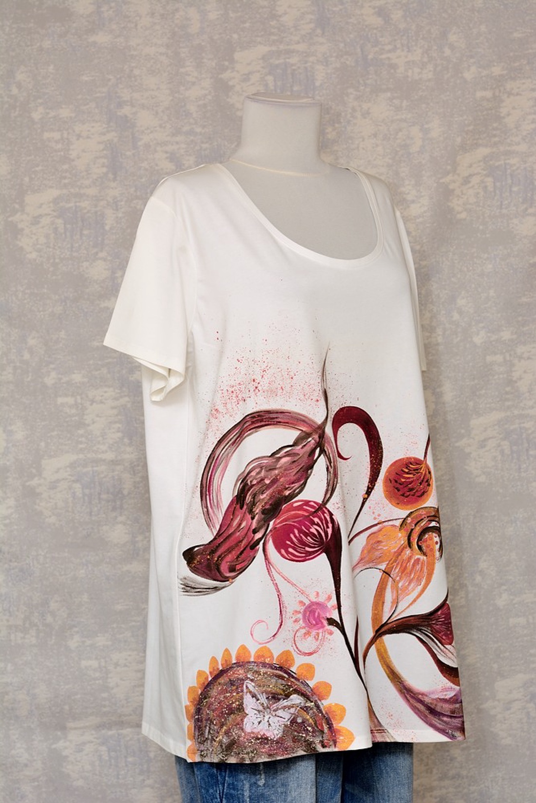 Tricou alb cu pictură florală, unicat - îmbrăcăminte și modă - haine damă - tricou și top de damă - Artynos.ro Tricou alb cu pictură florală, unicat - îmbrăcăminte și modă - haine damă - tricou și top de damă - Artynos.ro