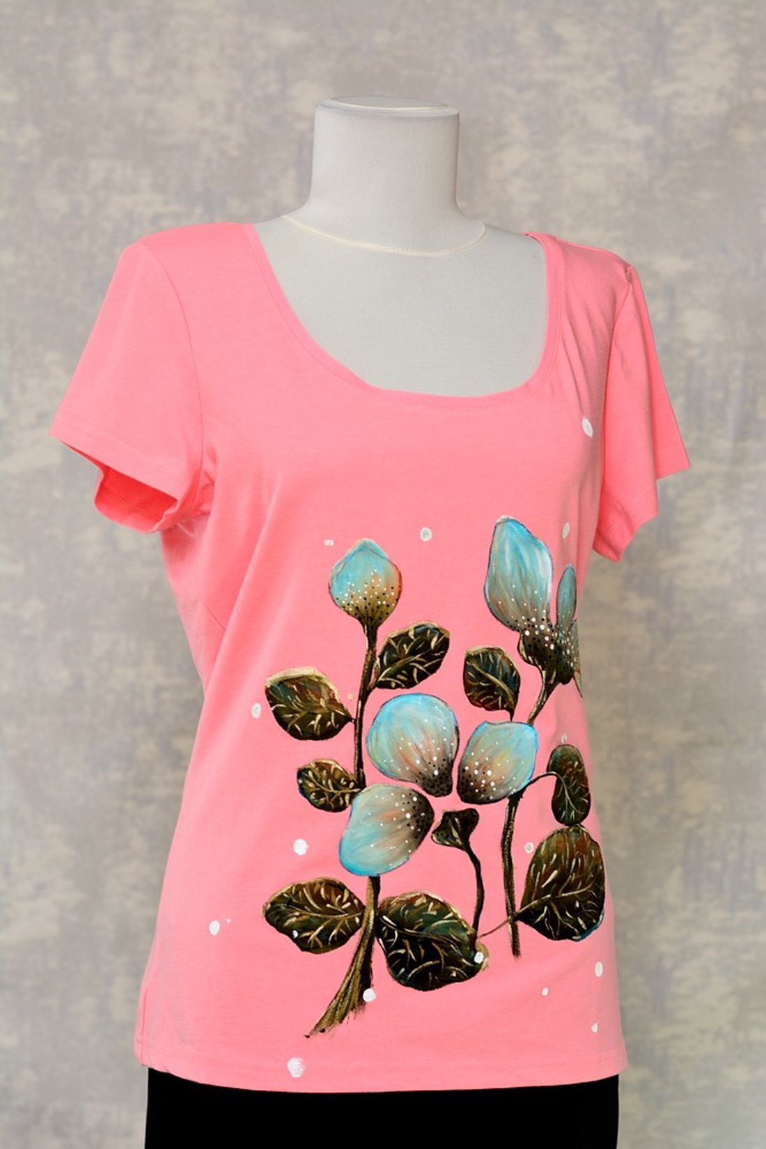 Tricou pictat, Joy Collection - îmbrăcăminte și modă - haine damă - tricou și top de damă - Artynos.ro Tricou pictat, Joy Collection - îmbrăcăminte și modă - haine damă - tricou și top de damă - Artynos.ro