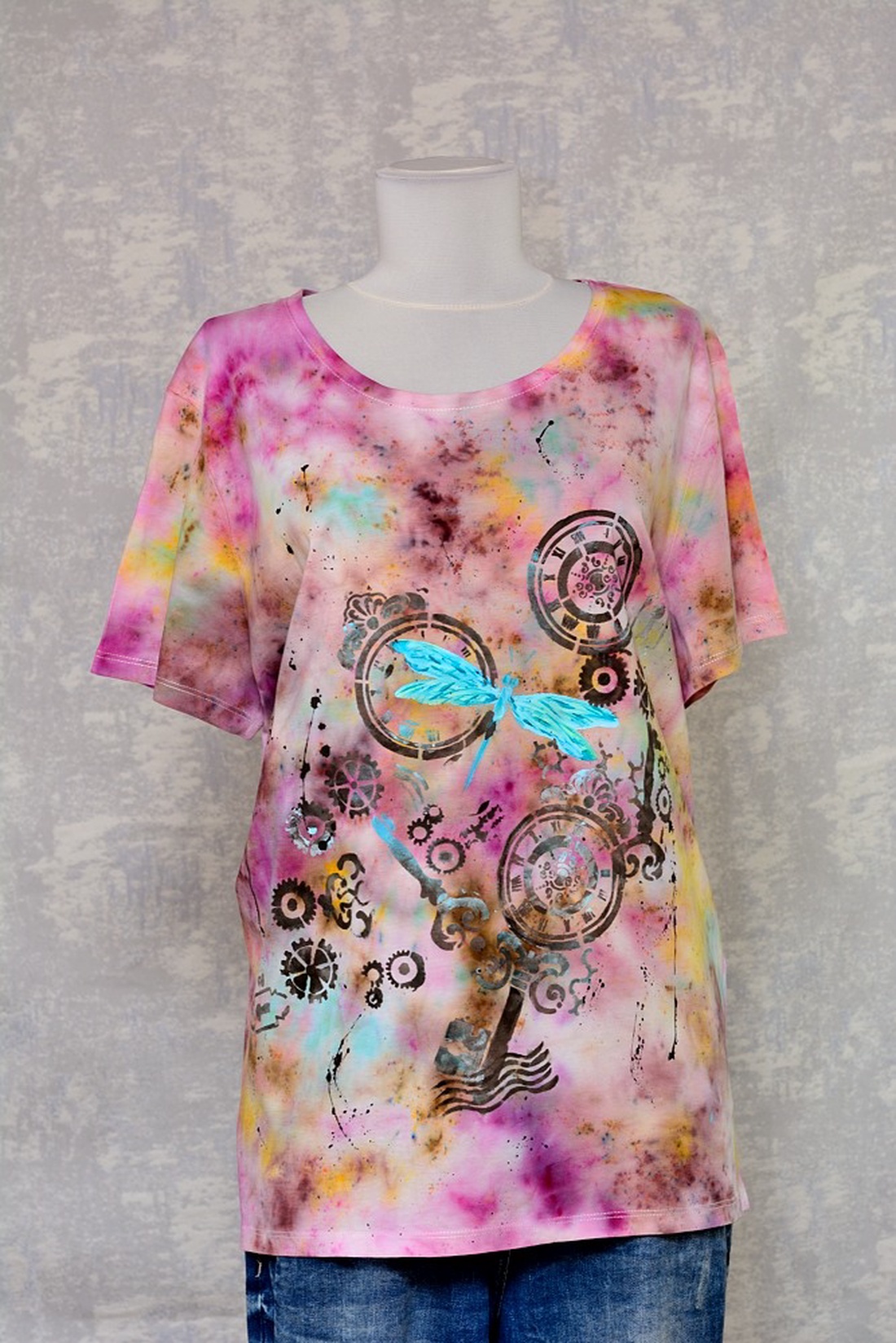 Tricou Tie and Dye, Libelule în timp, unicat - îmbrăcăminte și modă - haine damă - tricou și top de damă - Artynos.ro Tricou Tie and Dye, Libelule în timp, unicat - îmbrăcăminte și modă - haine damă - tricou și top de damă - Artynos.ro