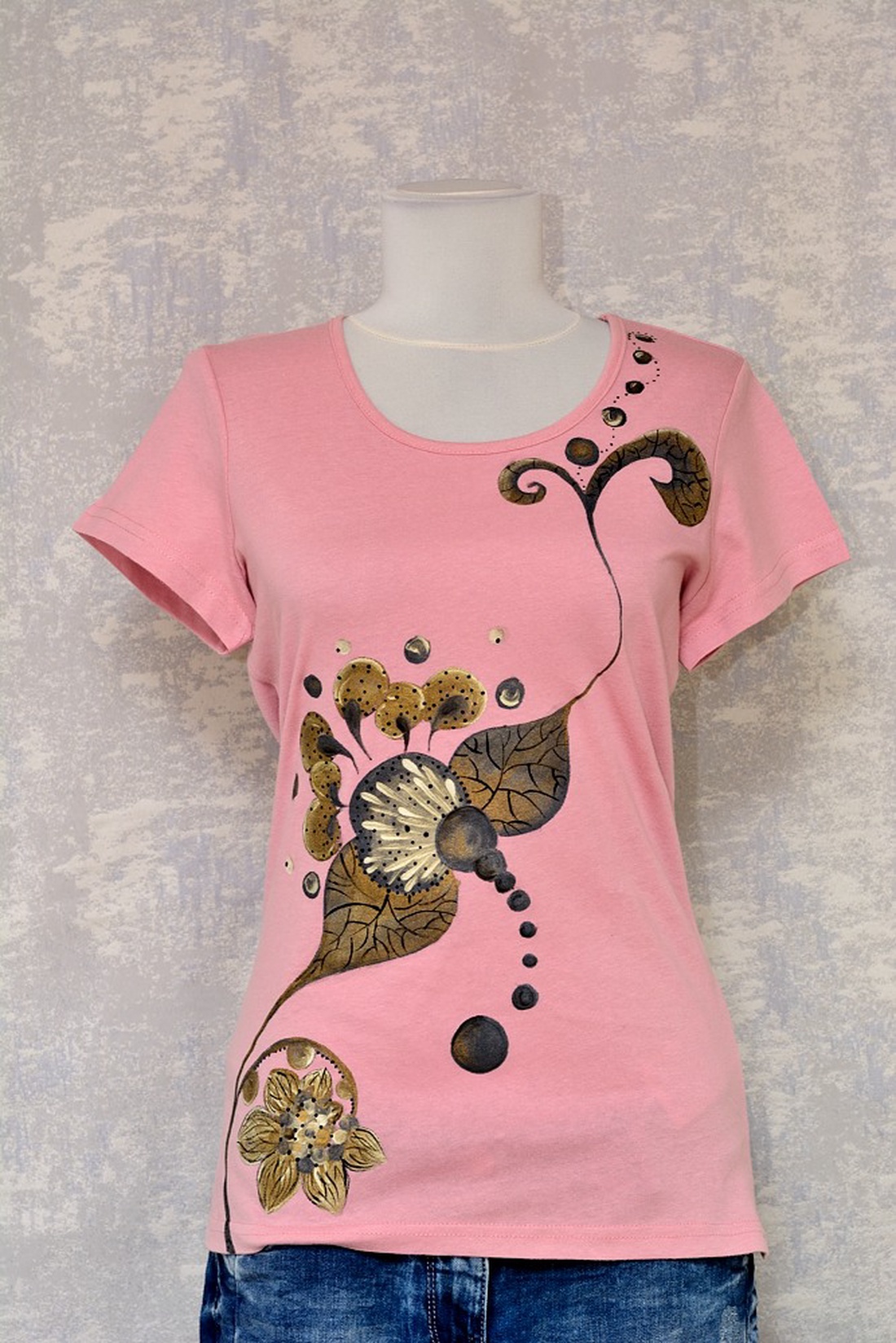 Tricou roz cu pictură abstractă, unicat - îmbrăcăminte și modă - haine damă - tricou și top de damă - Artynos.ro Tricou roz cu pictură abstractă, unicat - îmbrăcăminte și modă - haine damă - tricou și top de damă - Artynos.ro