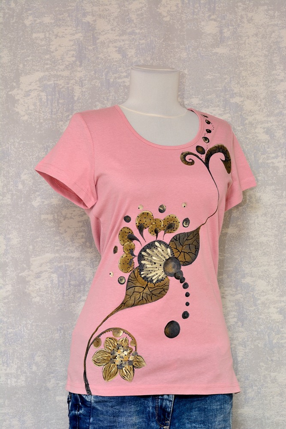 Tricou roz cu pictură abstractă, unicat - îmbrăcăminte și modă - haine damă - tricou și top de damă - Artynos.ro Tricou roz cu pictură abstractă, unicat - îmbrăcăminte și modă - haine damă - tricou și top de damă - Artynos.ro