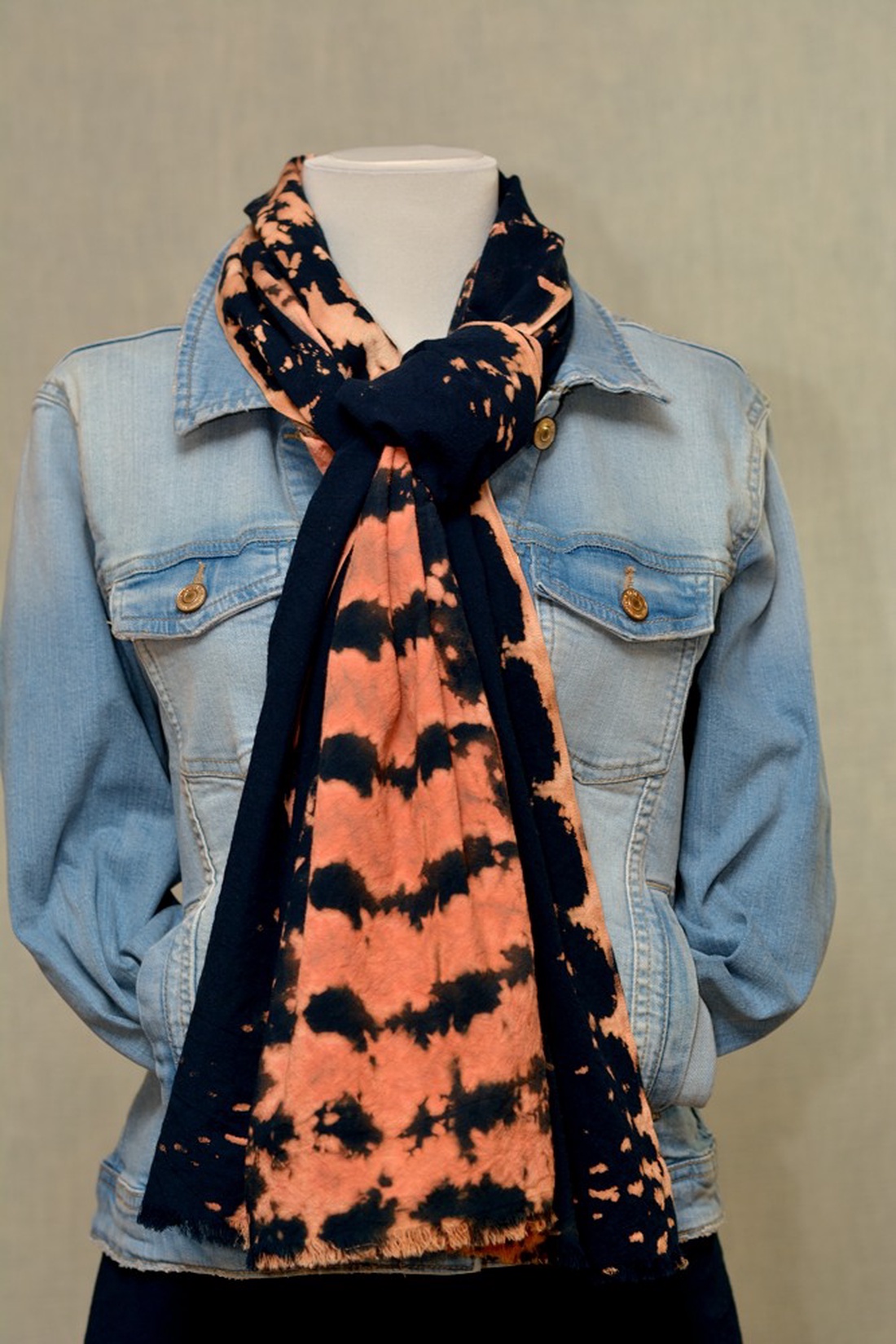 Eșarfă Tie and Dye - îmbrăcăminte și modă - eșarfe, pălării, fularuri - eșarfe - Artynos.ro Eșarfă Tie and Dye - îmbrăcăminte și modă - eșarfe, pălării, fularuri - eșarfe - Artynos.ro